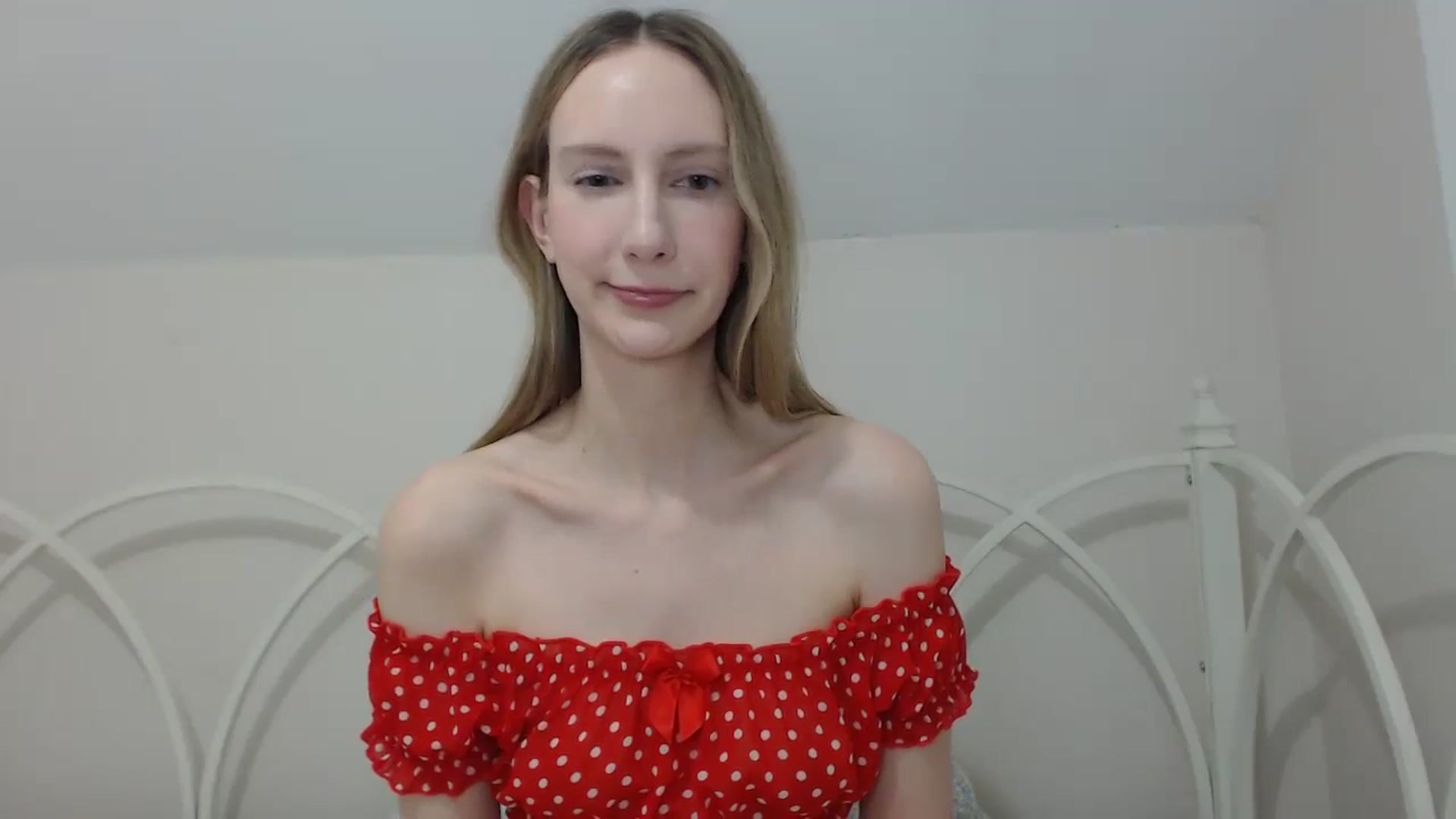 Gallery image thumbnail from ChloeMadden's myfreecams stream on, 05/17/2024, 03:55 image 4 of 20