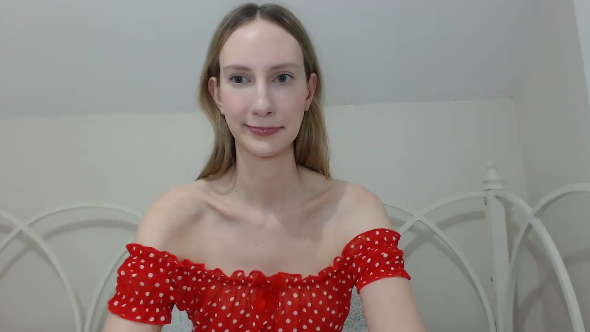 Gallery image thumbnail from ChloeMadden's myfreecams stream on, 05/17/2024, 03:55 image 16 of 20