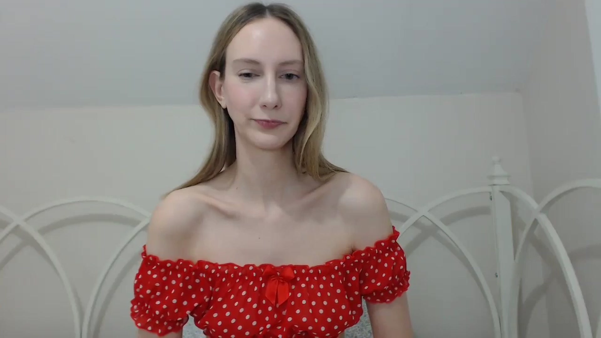 Gallery image thumbnail from ChloeMadden's myfreecams stream on, 05/17/2024, 03:55 image 5 of 20