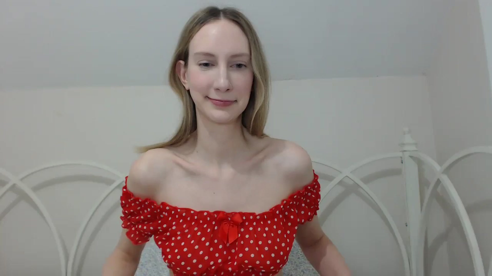 Gallery image thumbnail from ChloeMadden's myfreecams stream on, 05/17/2024, 03:55 image 6 of 20