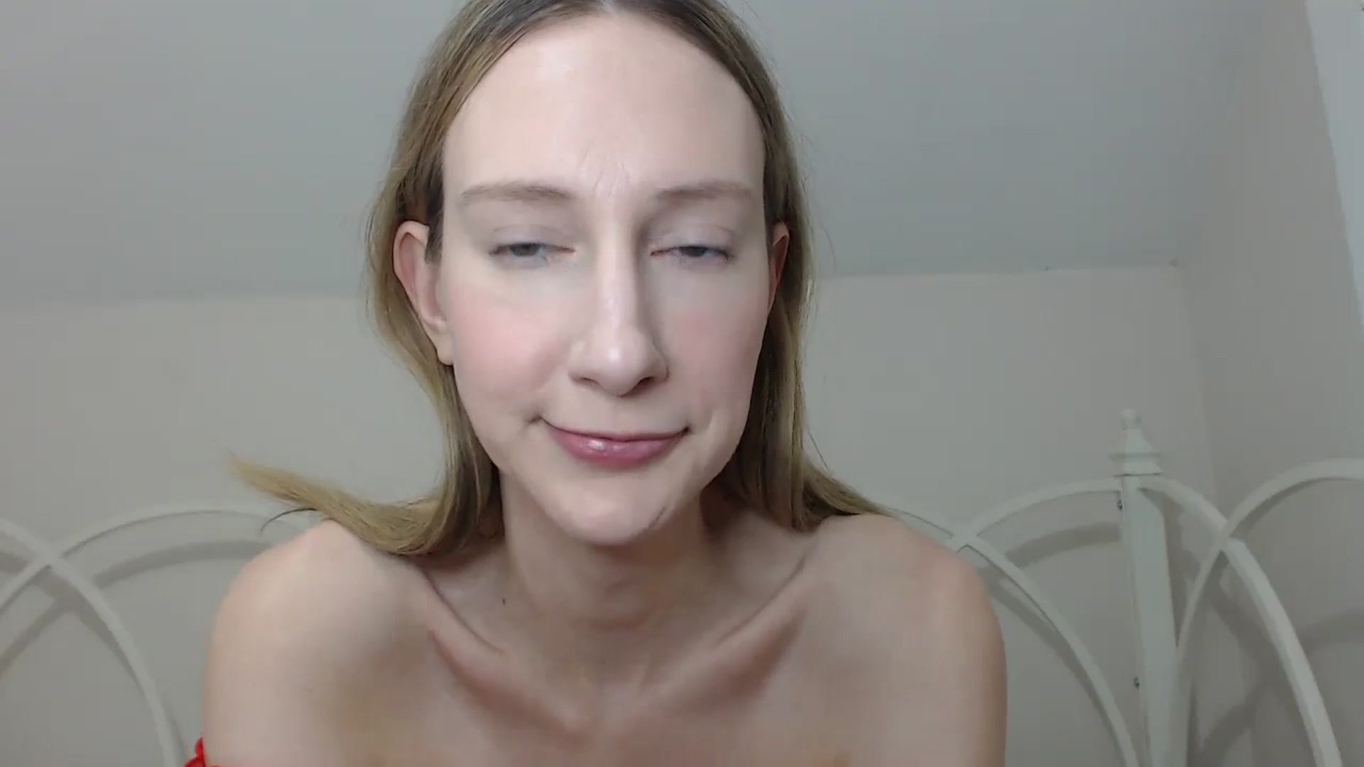 Gallery image thumbnail from ChloeMadden's myfreecams stream on, 05/17/2024, 03:55 image 12 of 20