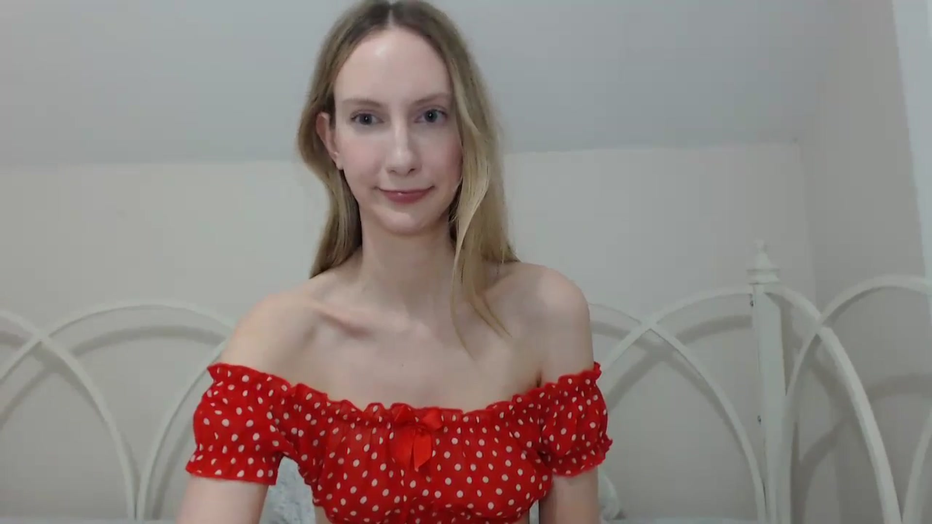 Gallery image thumbnail from ChloeMadden's myfreecams stream on, 05/17/2024, 04:41 image 16 of 20