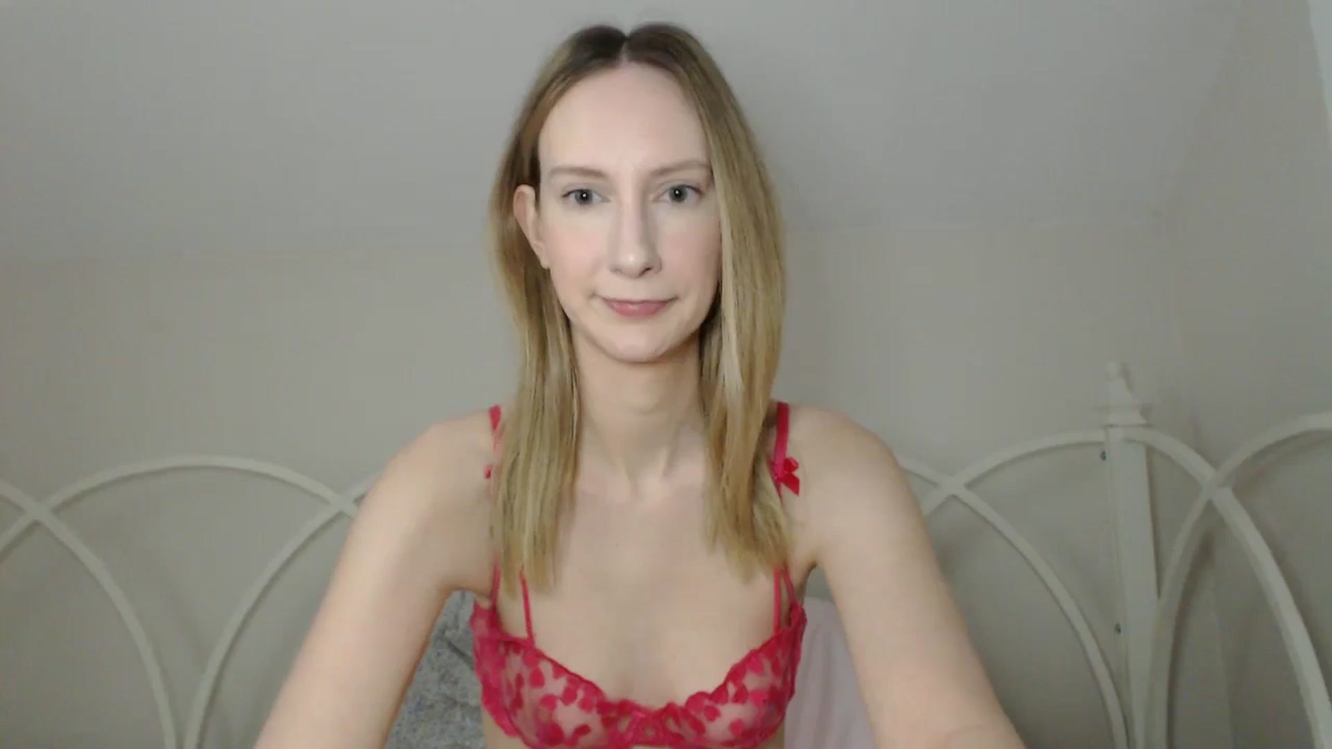 Gallery image thumbnail from ChloeMadden's myfreecams stream on, 05/17/2024, 21:09 image 2 of 20