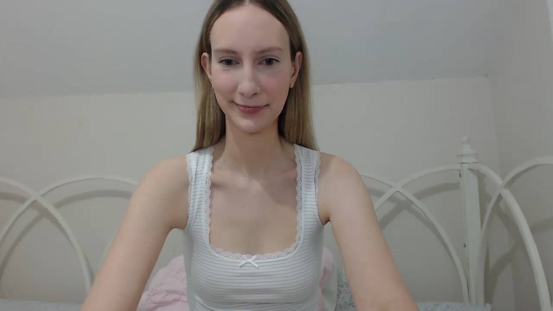 Gallery image thumbnail from ChloeMadden's myfreecams stream on, 06/09/2024, 21:10 image 9 of 20