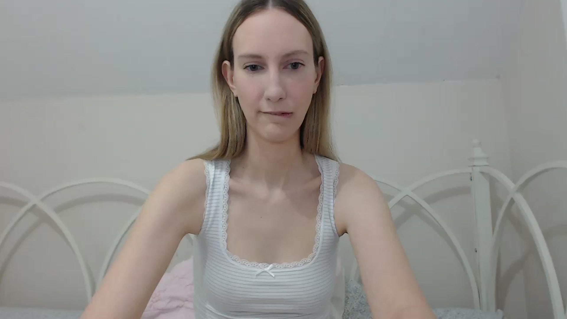 Gallery image thumbnail from ChloeMadden's myfreecams stream on, 06/09/2024, 21:10 image 14 of 20