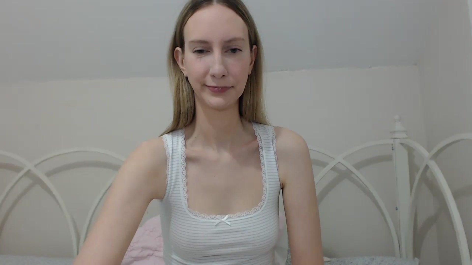 Gallery image thumbnail from ChloeMadden's myfreecams stream on, 06/09/2024, 21:10 image 11 of 20