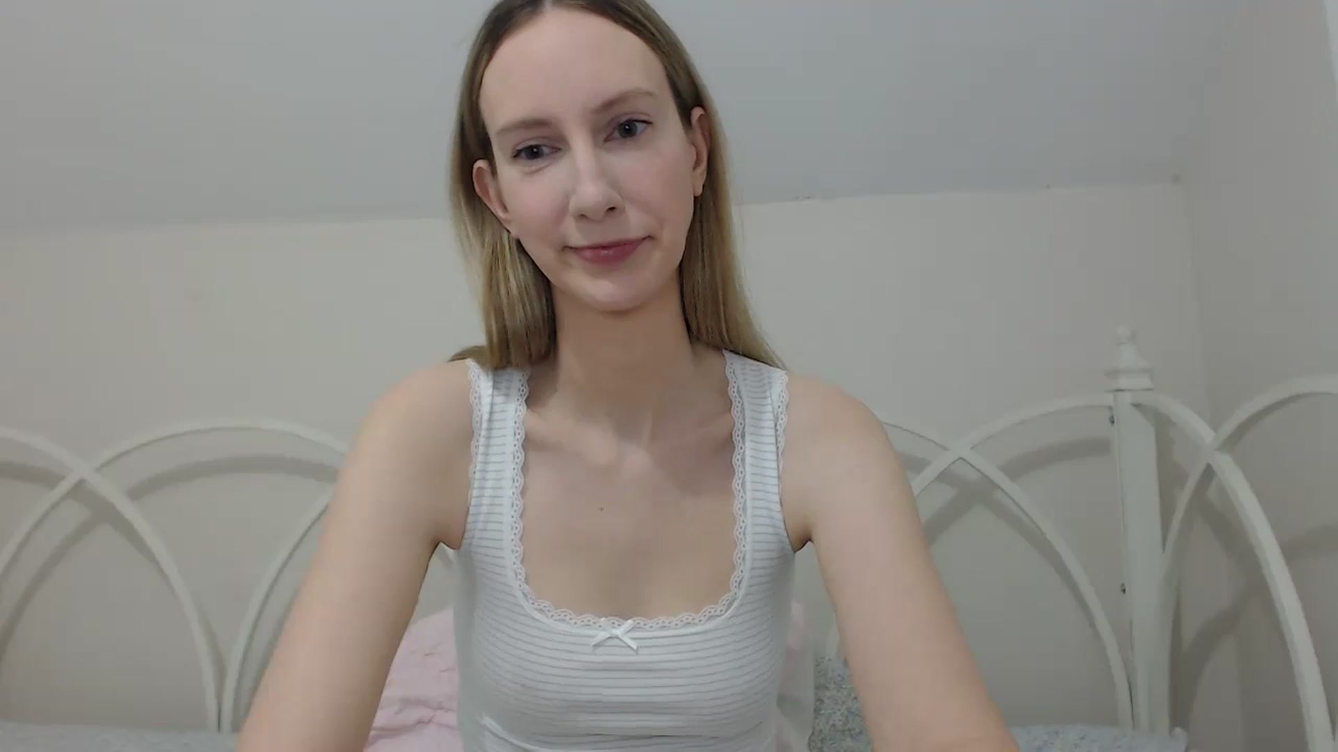Gallery image thumbnail from ChloeMadden's myfreecams stream on, 06/09/2024, 21:10 image 12 of 20