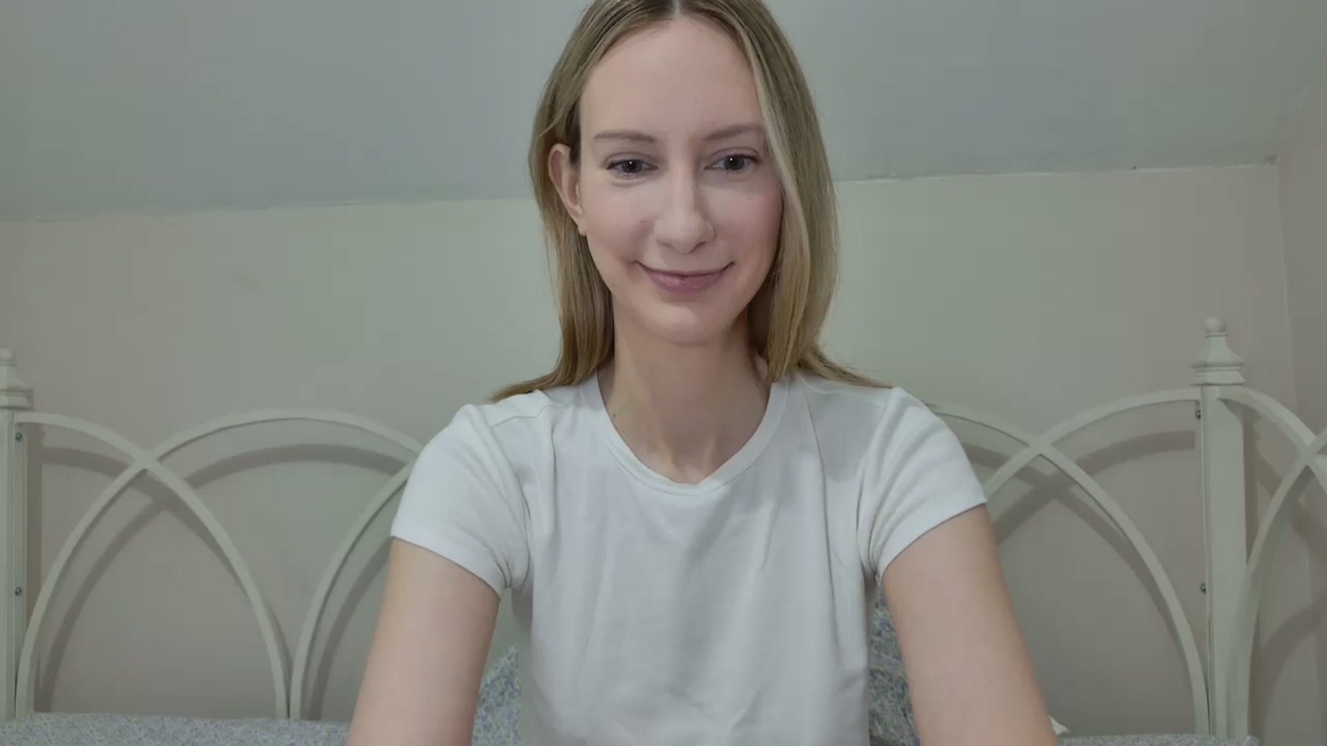 Gallery image thumbnail from ChloeMadden's myfreecams stream on, 08/12/2024, 21:19 image 17 of 20