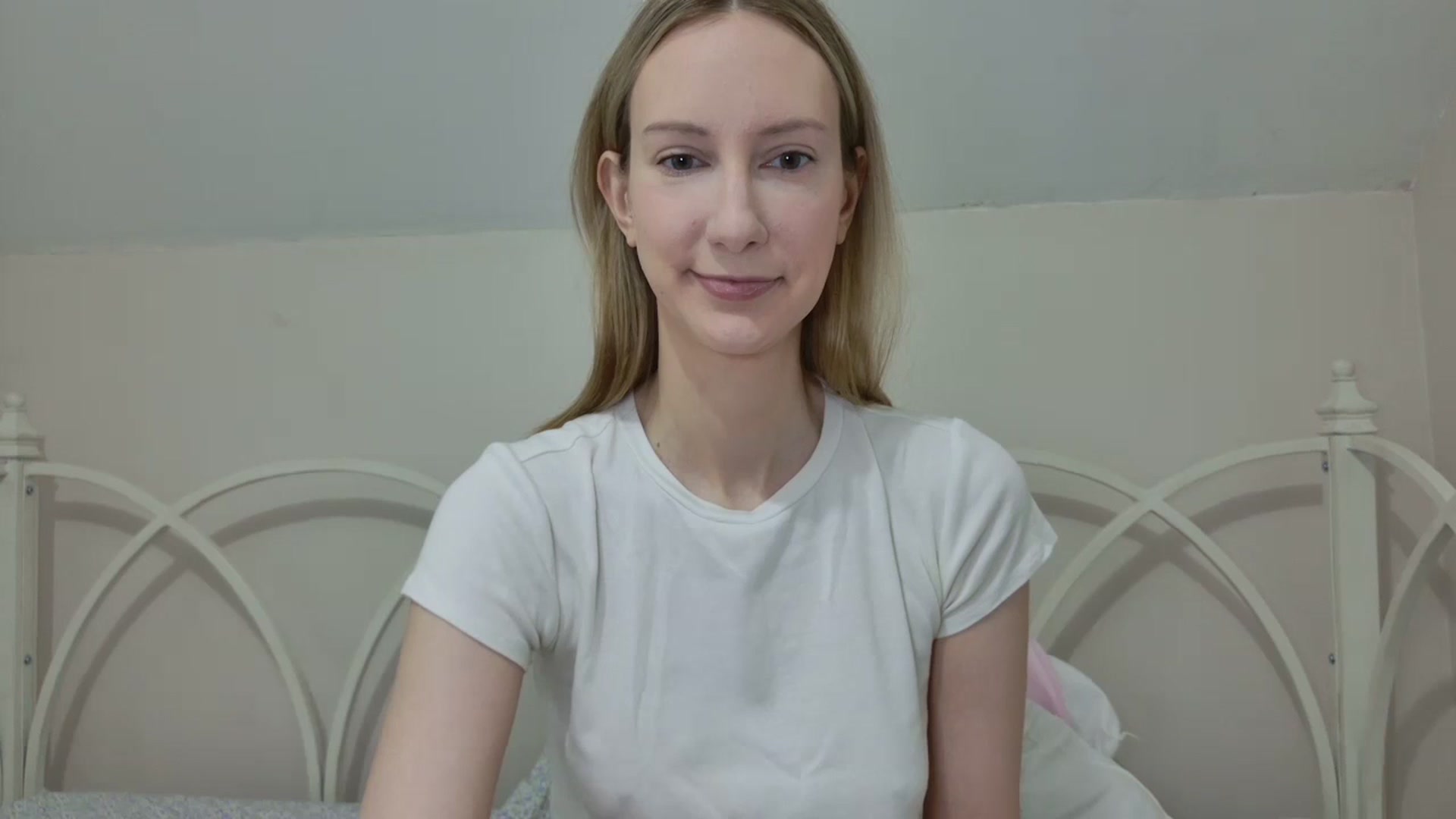 Gallery image thumbnail from ChloeMadden's myfreecams stream on, 08/12/2024, 21:19 image 12 of 20