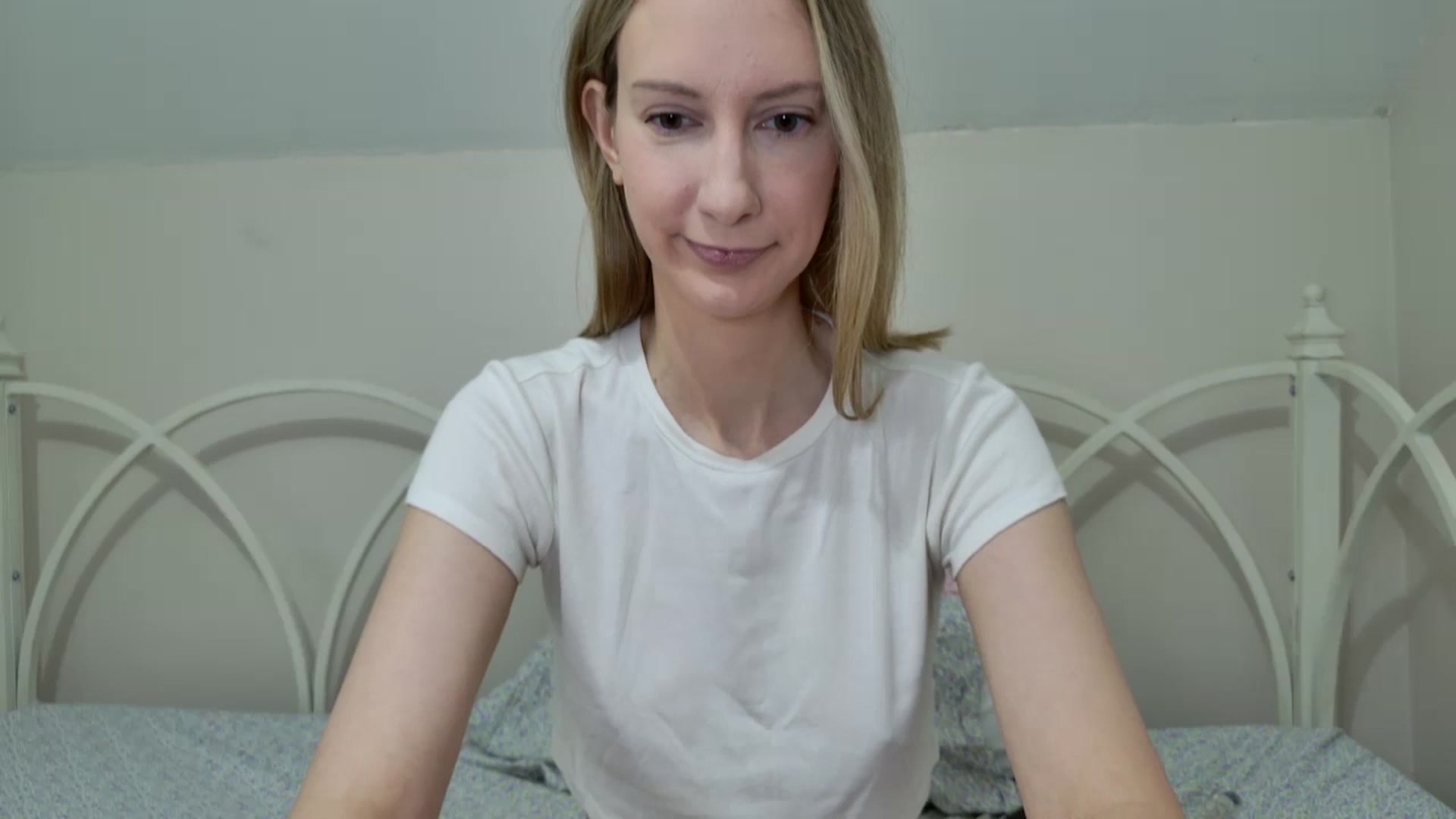 Gallery image thumbnail from ChloeMadden's myfreecams stream on, 08/12/2024, 22:08 image 4 of 20