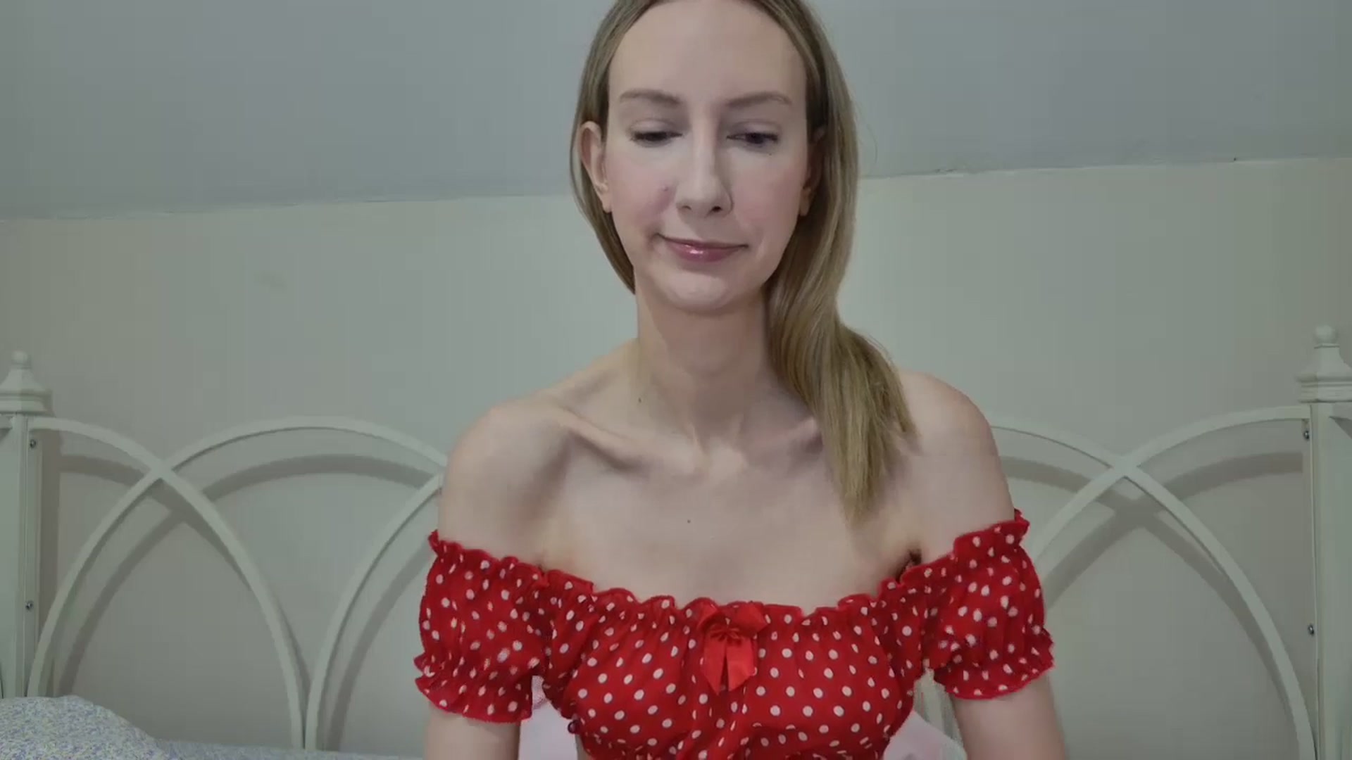 Gallery image thumbnail from ChloeMadden's myfreecams stream on, 08/23/2024, 19:41 image 18 of 20