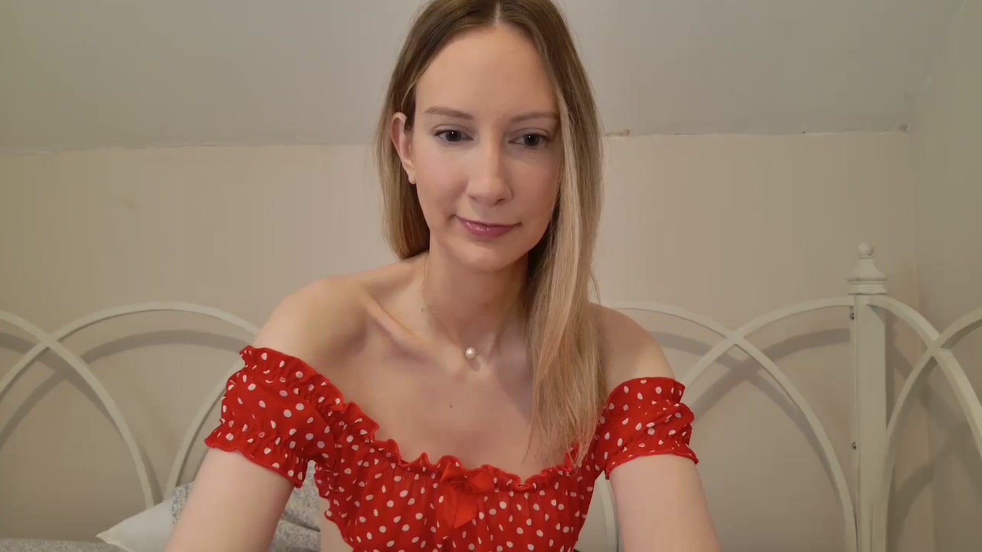 Gallery image thumbnail from ChloeMadden's myfreecams stream on, 01/01/2025, 16:51 image 14 of 20