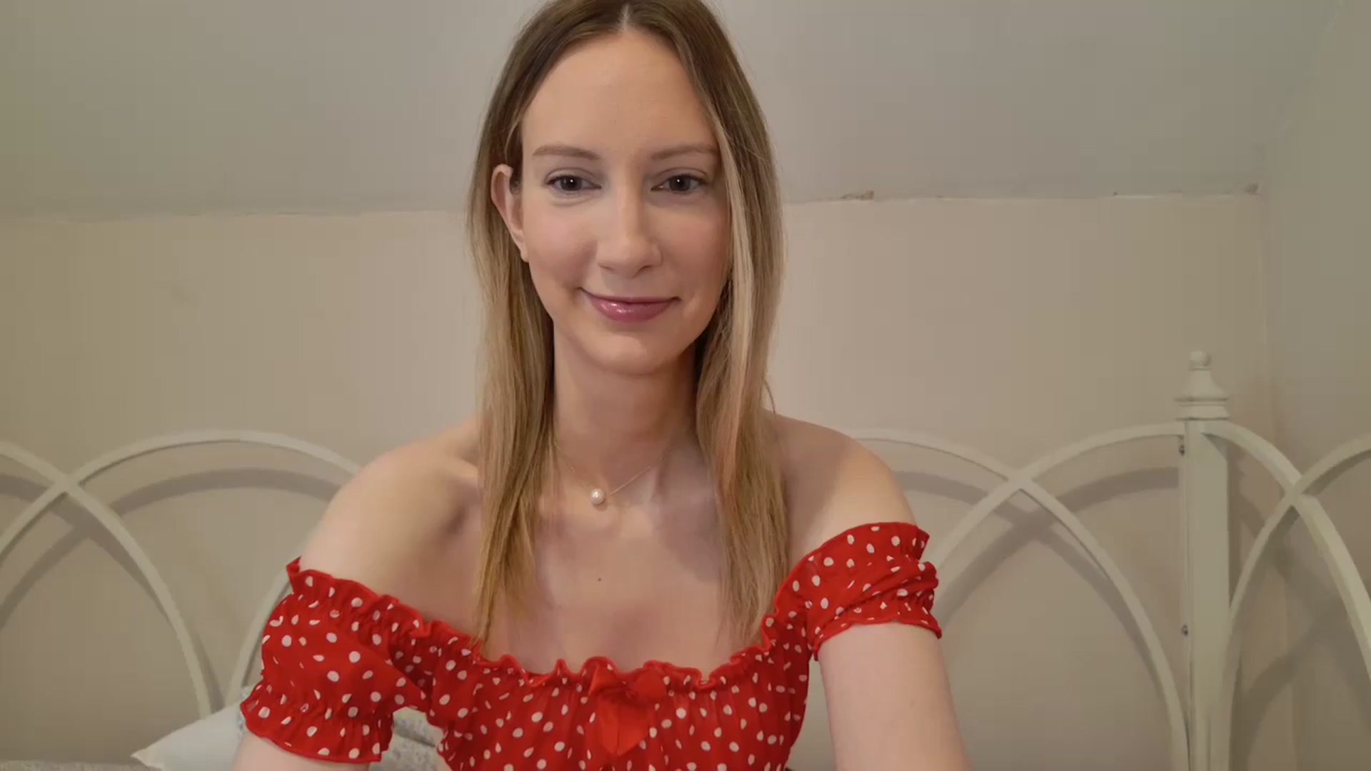 Gallery image thumbnail from ChloeMadden's myfreecams stream on, 01/01/2025, 16:51 image 17 of 20
