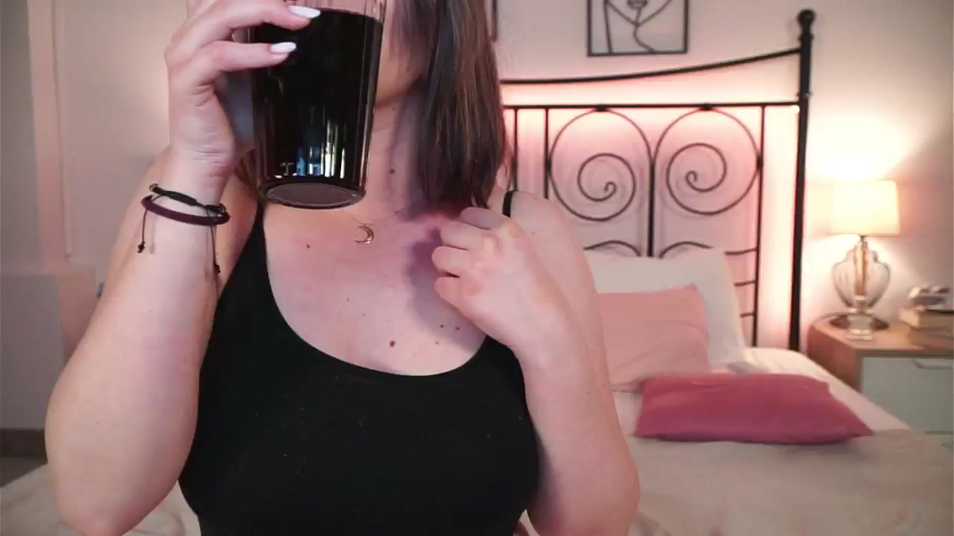 Gallery image thumbnail from ChloeMiles's myfreecams stream on, 04/29/2024, 13:25 image 3 of 20