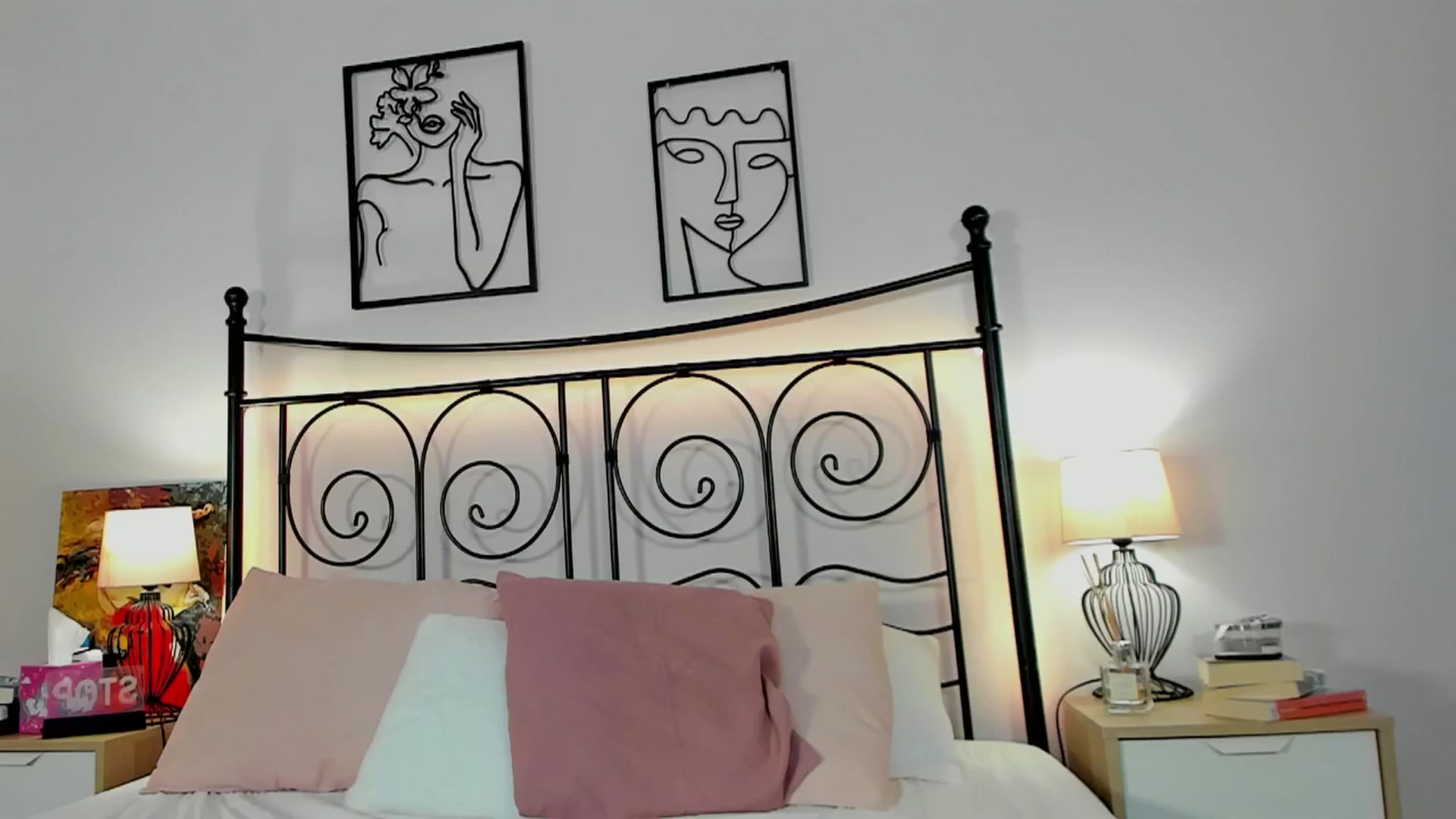 Gallery image thumbnail from ChloeMiles's myfreecams stream on, 05/14/2024, 13:17 image 14 of 20