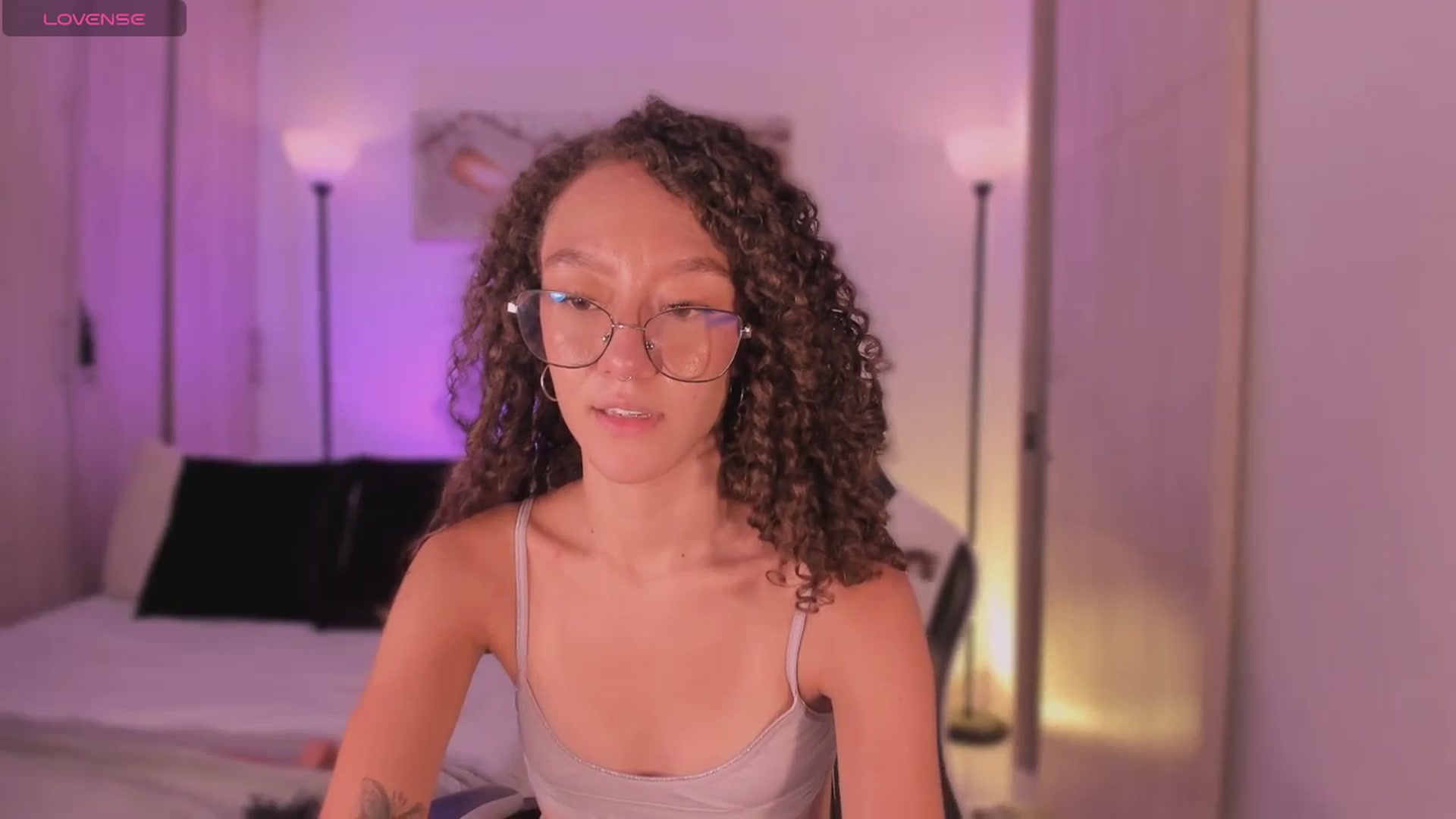 Gallery image thumbnail from ChloeMoreti's myfreecams stream on, 12/30/2025, 18:14 image 3 of 20