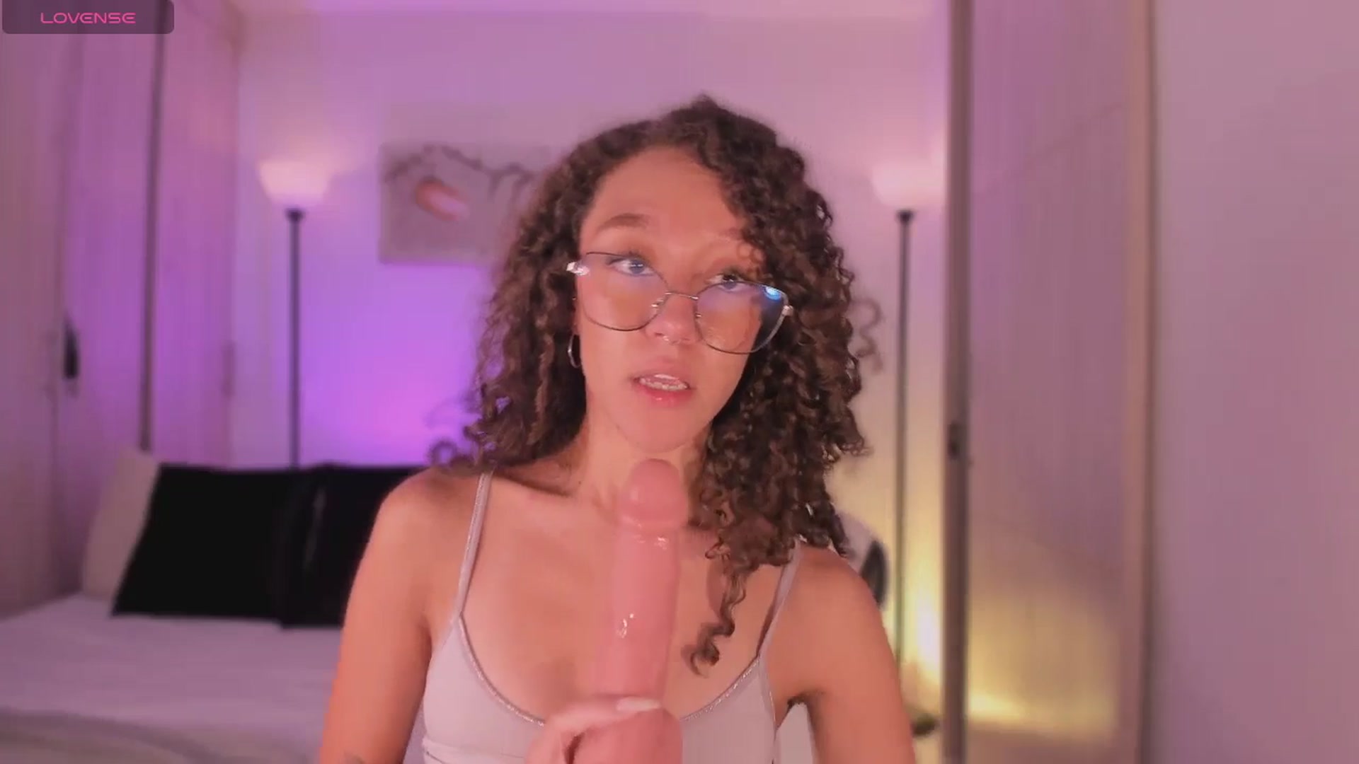Gallery image thumbnail from ChloeMoreti's myfreecams stream on, 12/30/2025, 18:14 image 9 of 20