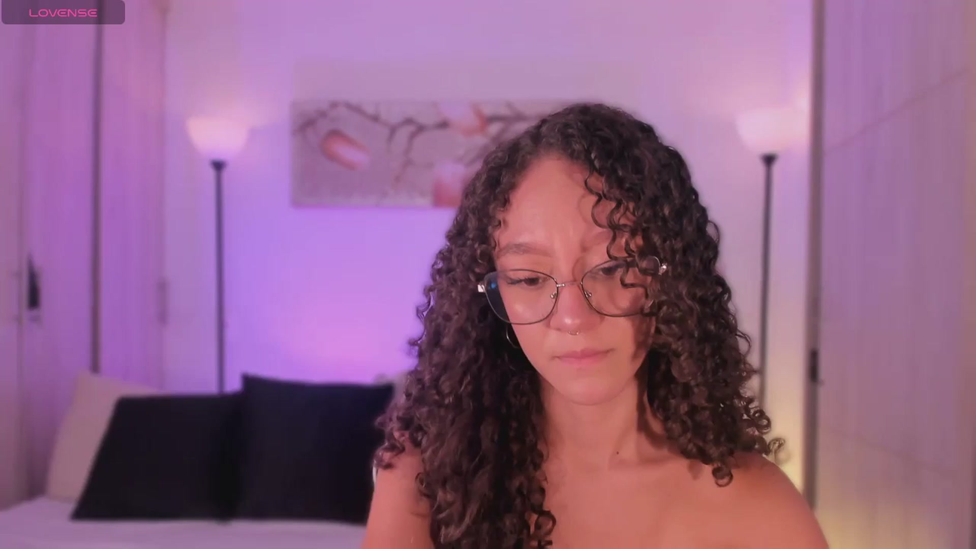 Gallery image thumbnail from ChloeMoreti's myfreecams stream on, 12/31/2025, 13:39 image 8 of 20