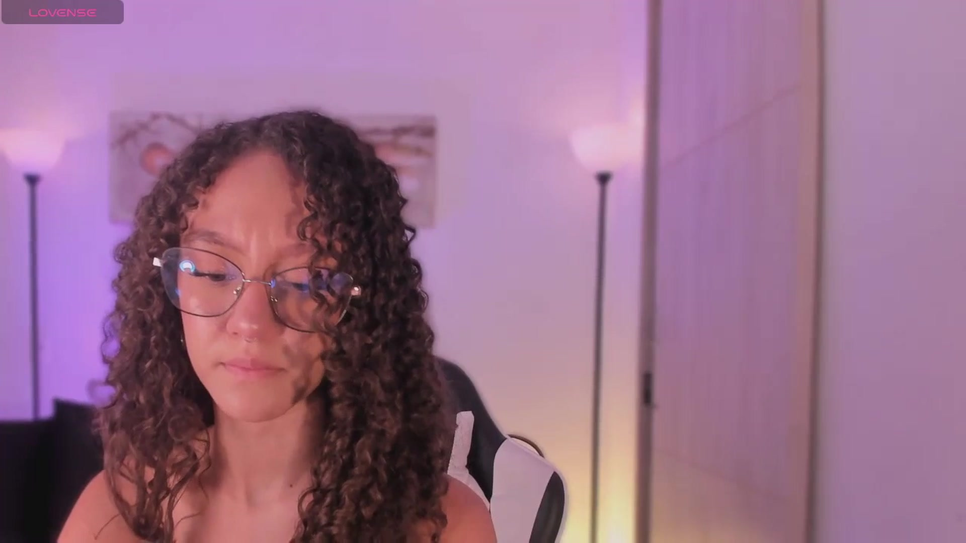 Gallery image thumbnail from ChloeMoreti's myfreecams stream on, 12/31/2025, 14:21 image 19 of 20