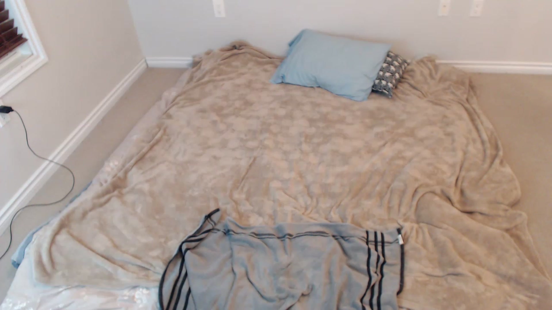 Gallery image thumbnail from ChloeNightxo's myfreecams stream on, 03/09/2023, 11:33 image 7 of 20