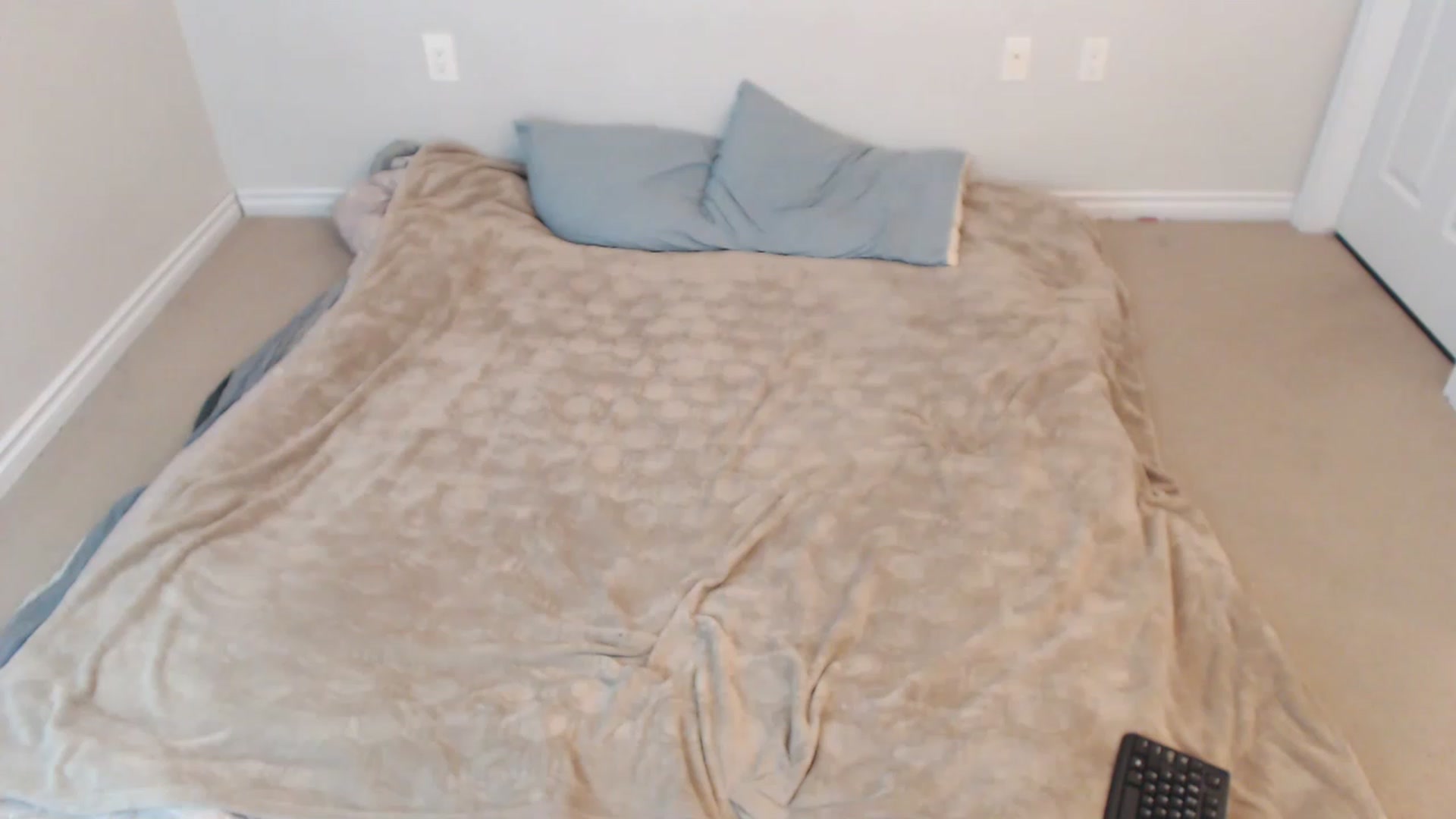 Gallery image thumbnail from ChloeNightxo's myfreecams stream on, 03/13/2023, 10:56 image 2 of 20