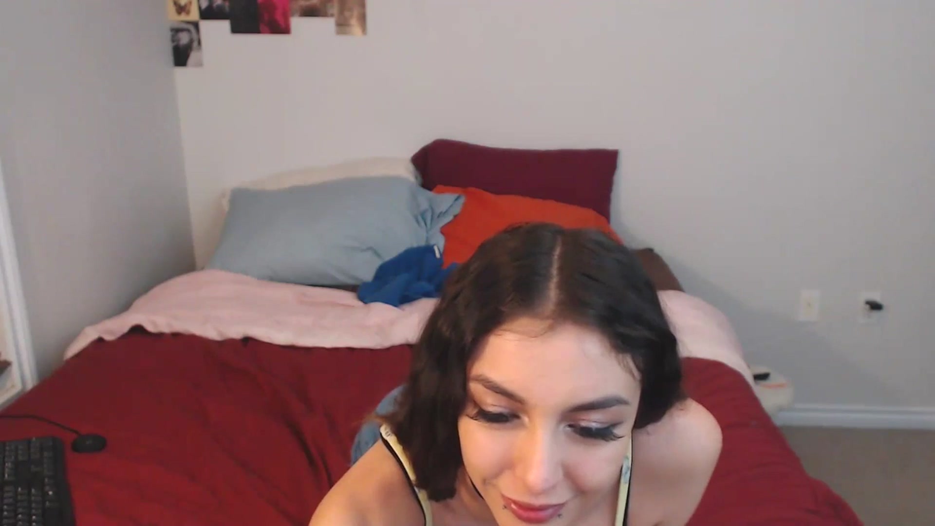 Gallery image thumbnail from ChloeNightxo's myfreecams stream on, 06/13/2023, 07:33 image 13 of 20