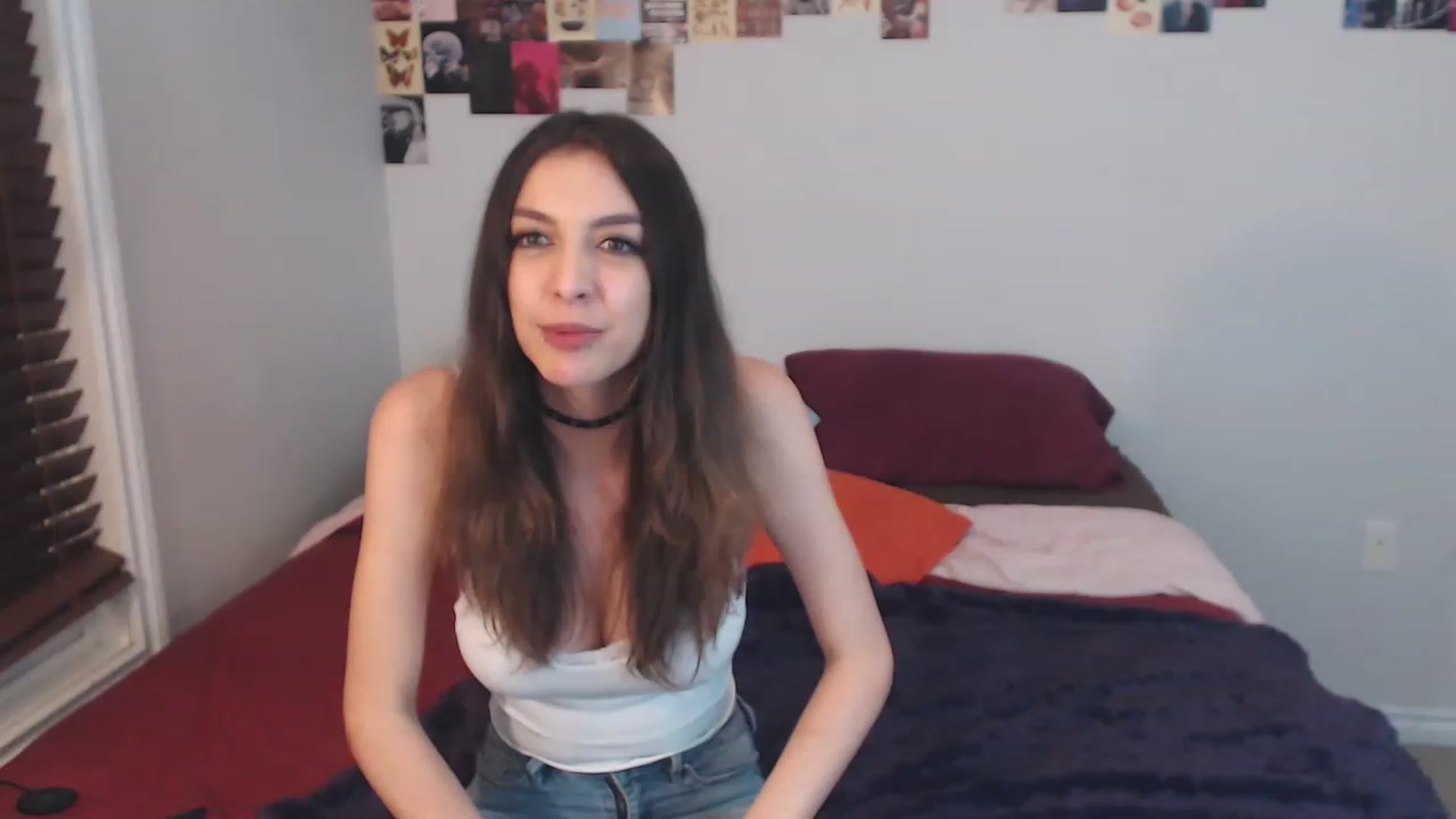 Gallery image thumbnail from ChloeNightxo's myfreecams stream on, 06/21/2023, 10:03 image 10 of 20