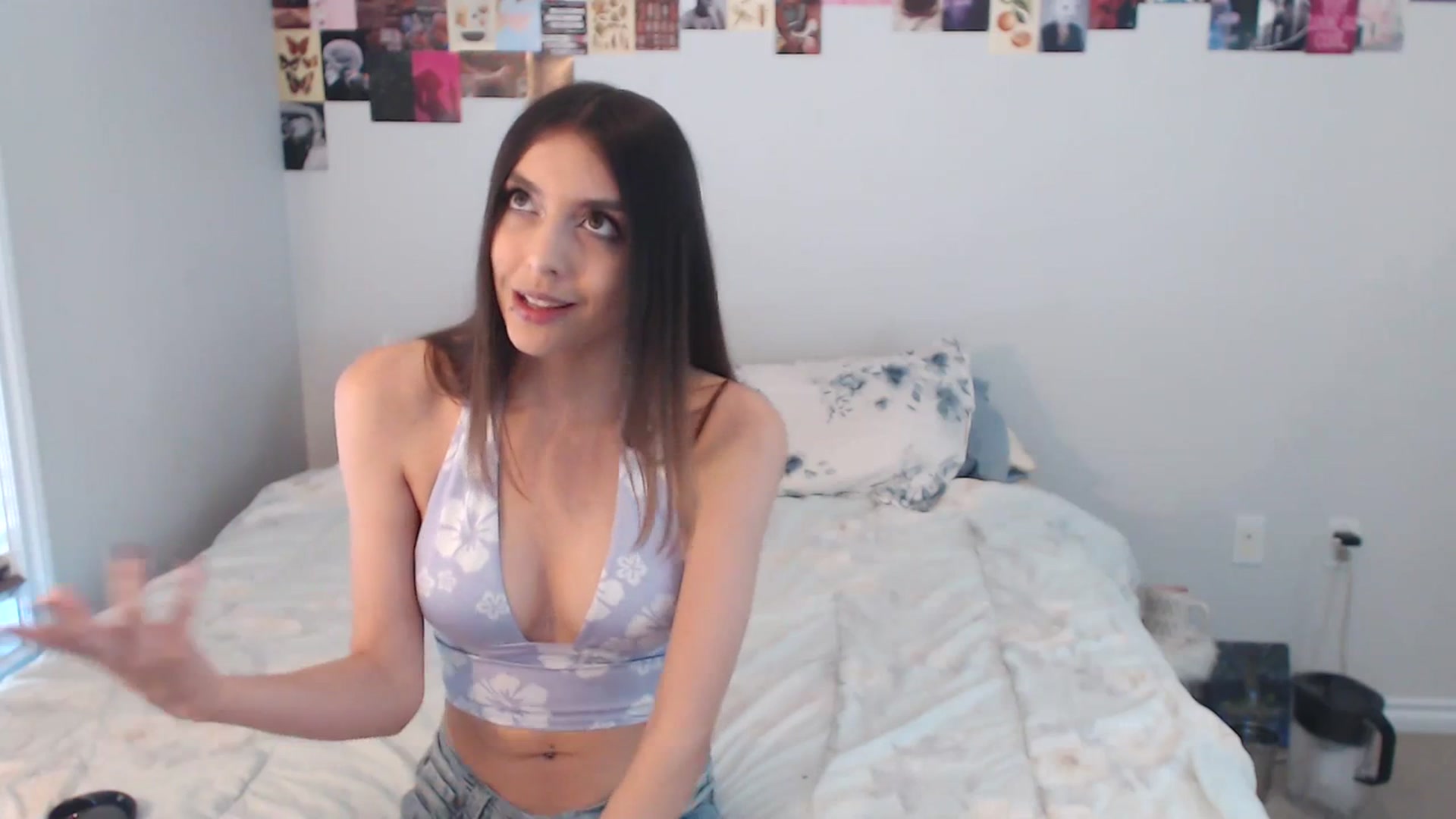 Gallery image thumbnail from ChloeNightxo's myfreecams stream on, 07/11/2023, 22:50 image 17 of 20