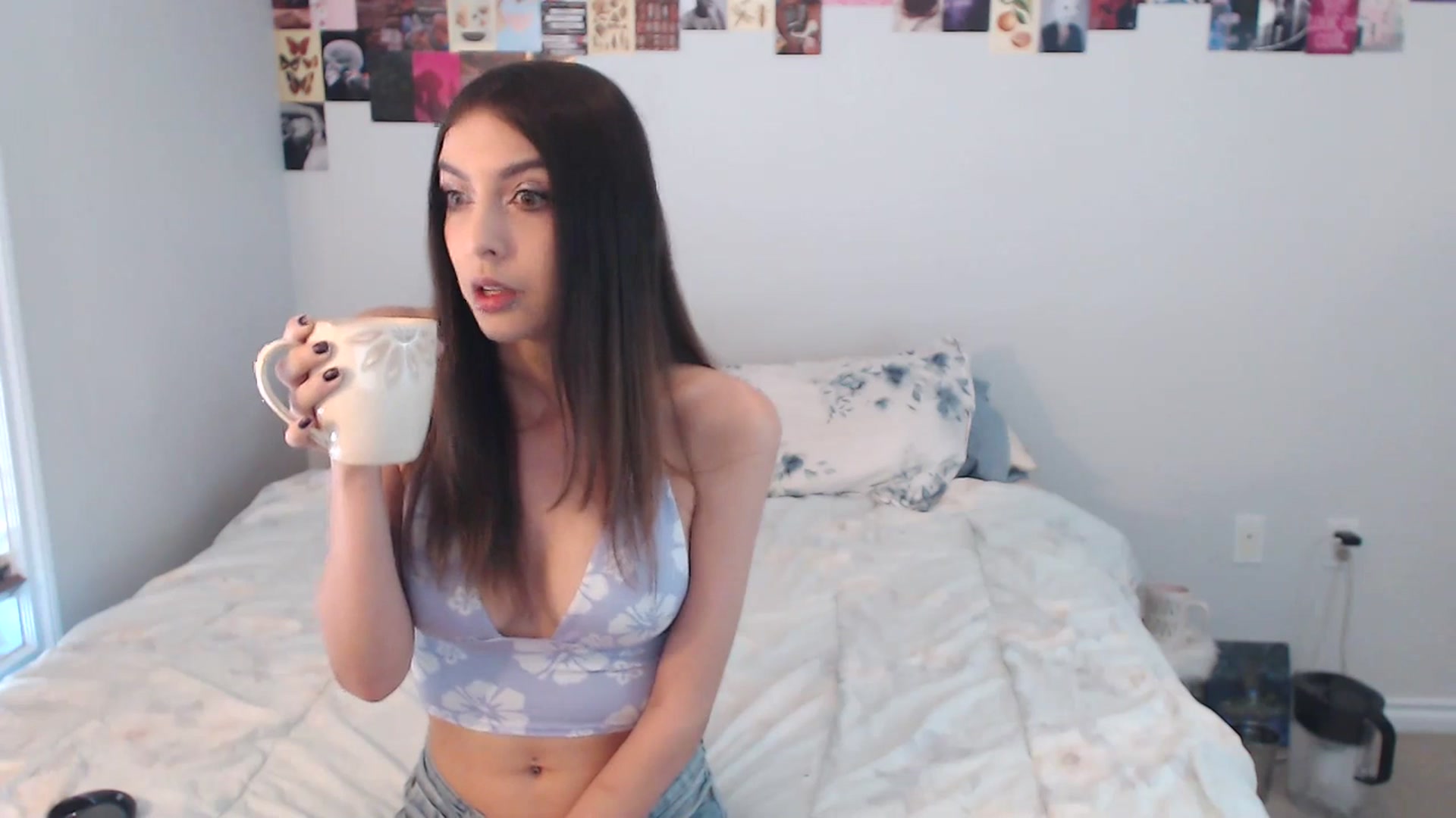 Gallery image thumbnail from ChloeNightxo's myfreecams stream on, 07/11/2023, 22:50 image 2 of 20