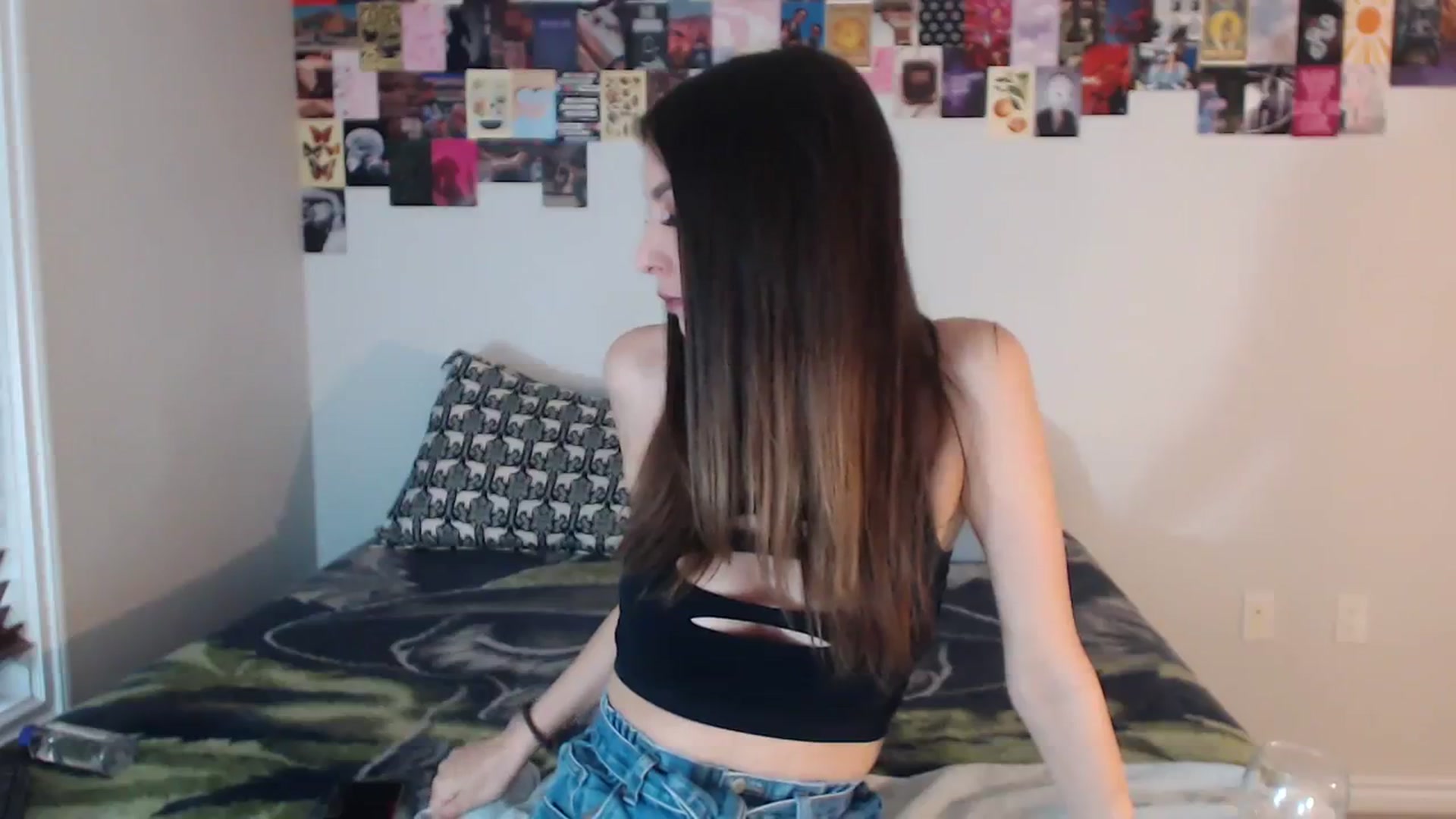 Gallery image thumbnail from ChloeNightxo's myfreecams stream on, 08/18/2023, 01:40 image 14 of 20