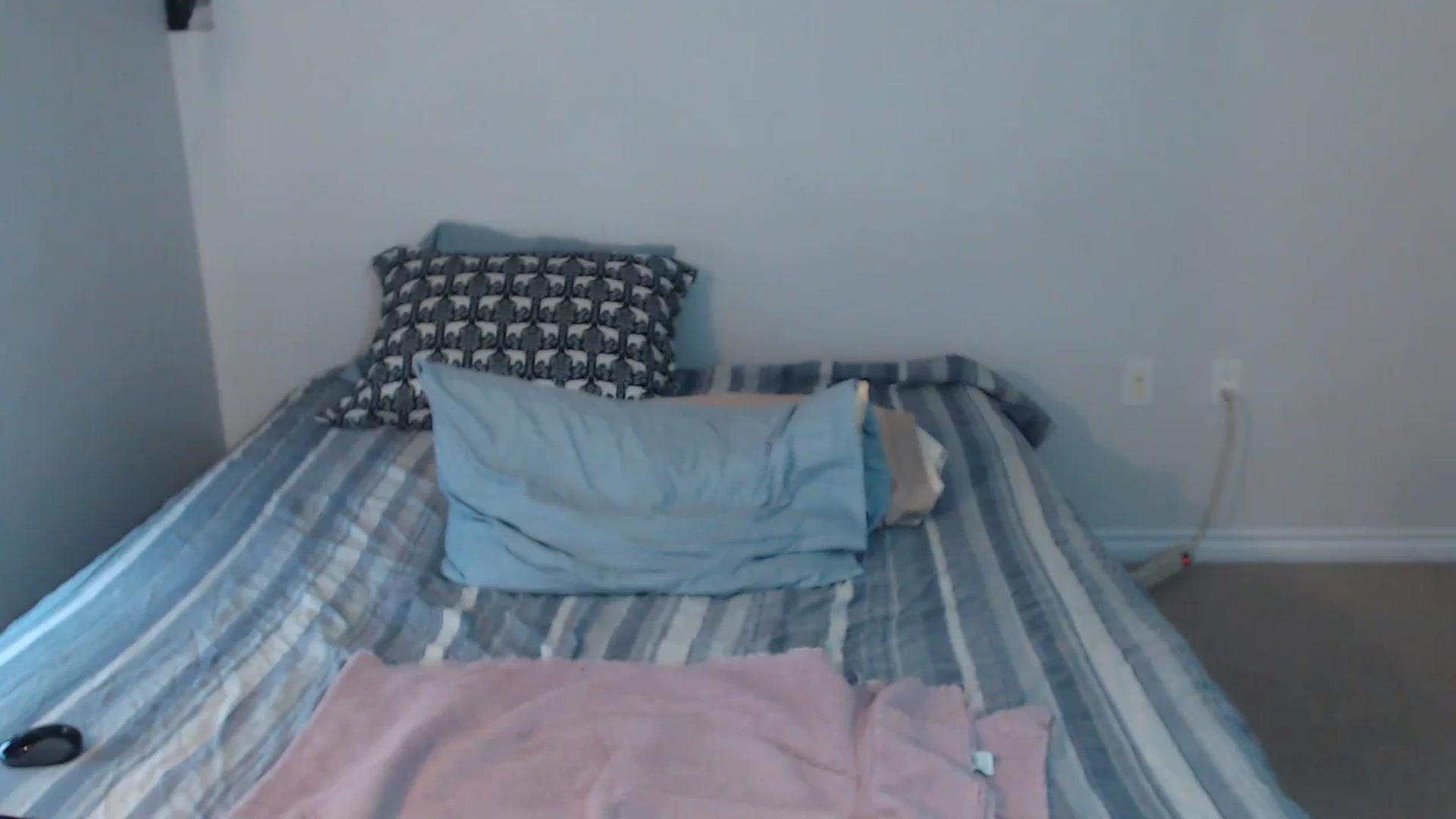 Gallery image thumbnail from ChloeNightxo's myfreecams stream on, 10/16/2023, 23:40 image 2 of 20
