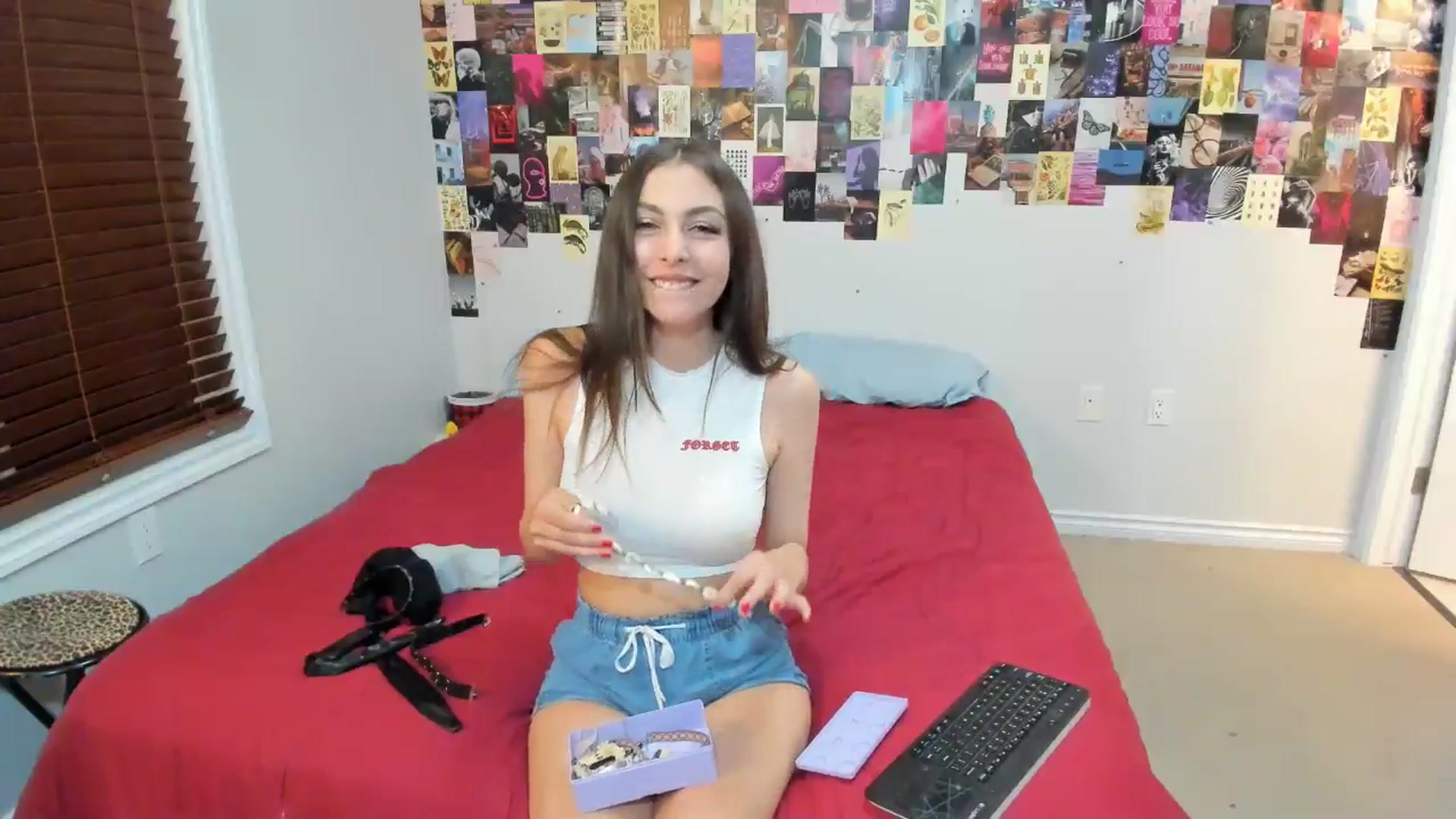 Gallery image thumbnail from ChloeNightxo's myfreecams stream on, 07/10/2024, 06:26 image 7 of 20