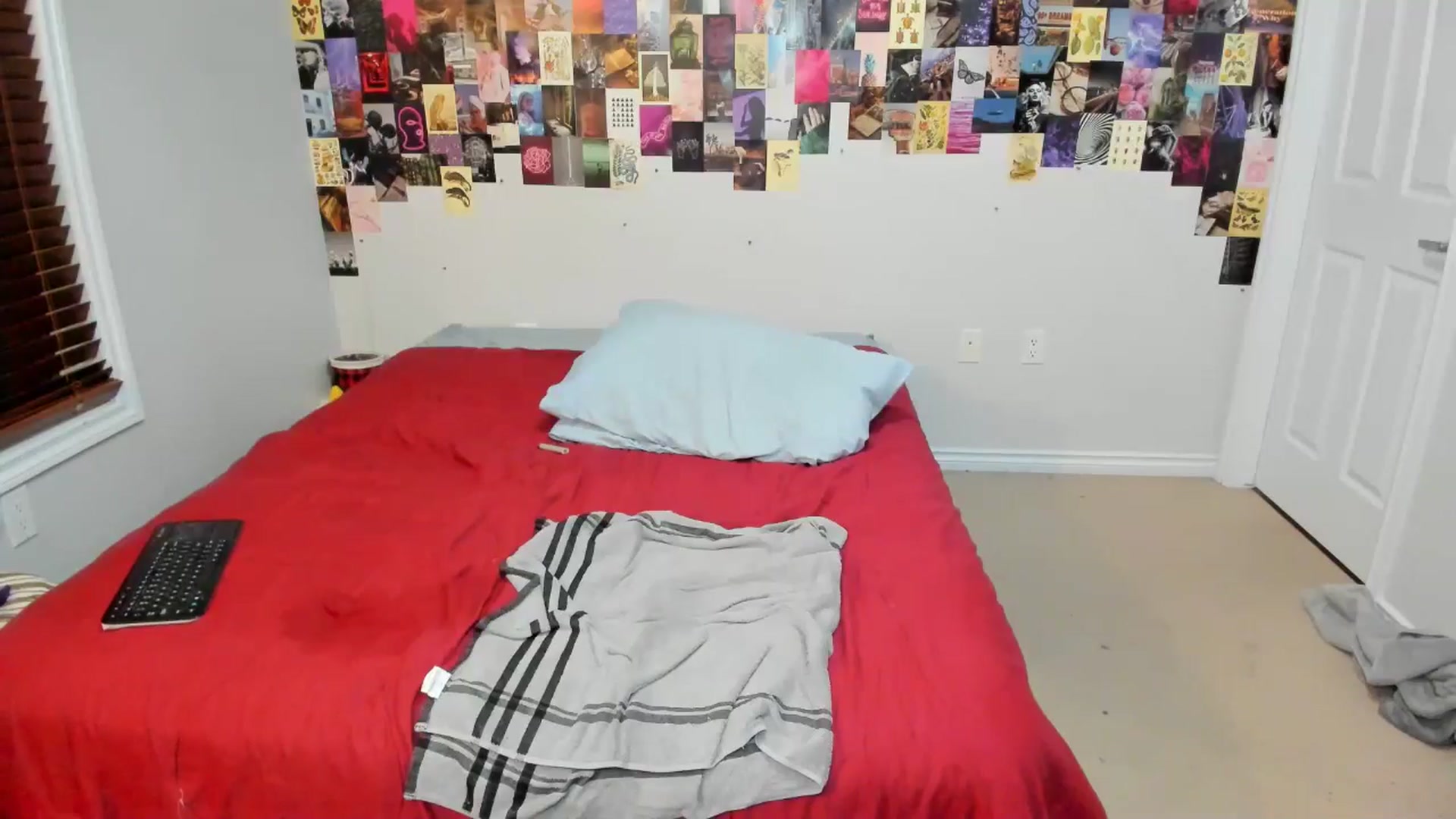 Gallery image thumbnail from ChloeNightxo's myfreecams stream on, 07/10/2024, 07:45 image 5 of 20