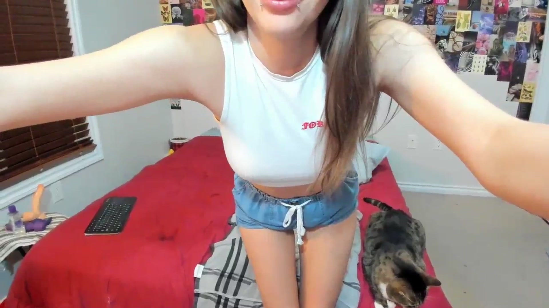 Gallery image thumbnail from ChloeNightxo's myfreecams stream on, 07/10/2024, 07:45 image 10 of 20