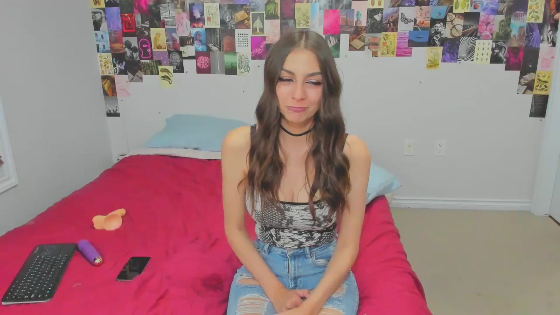 Gallery image thumbnail from ChloeNightxo's myfreecams stream on, 07/31/2024, 10:31 image 7 of 20