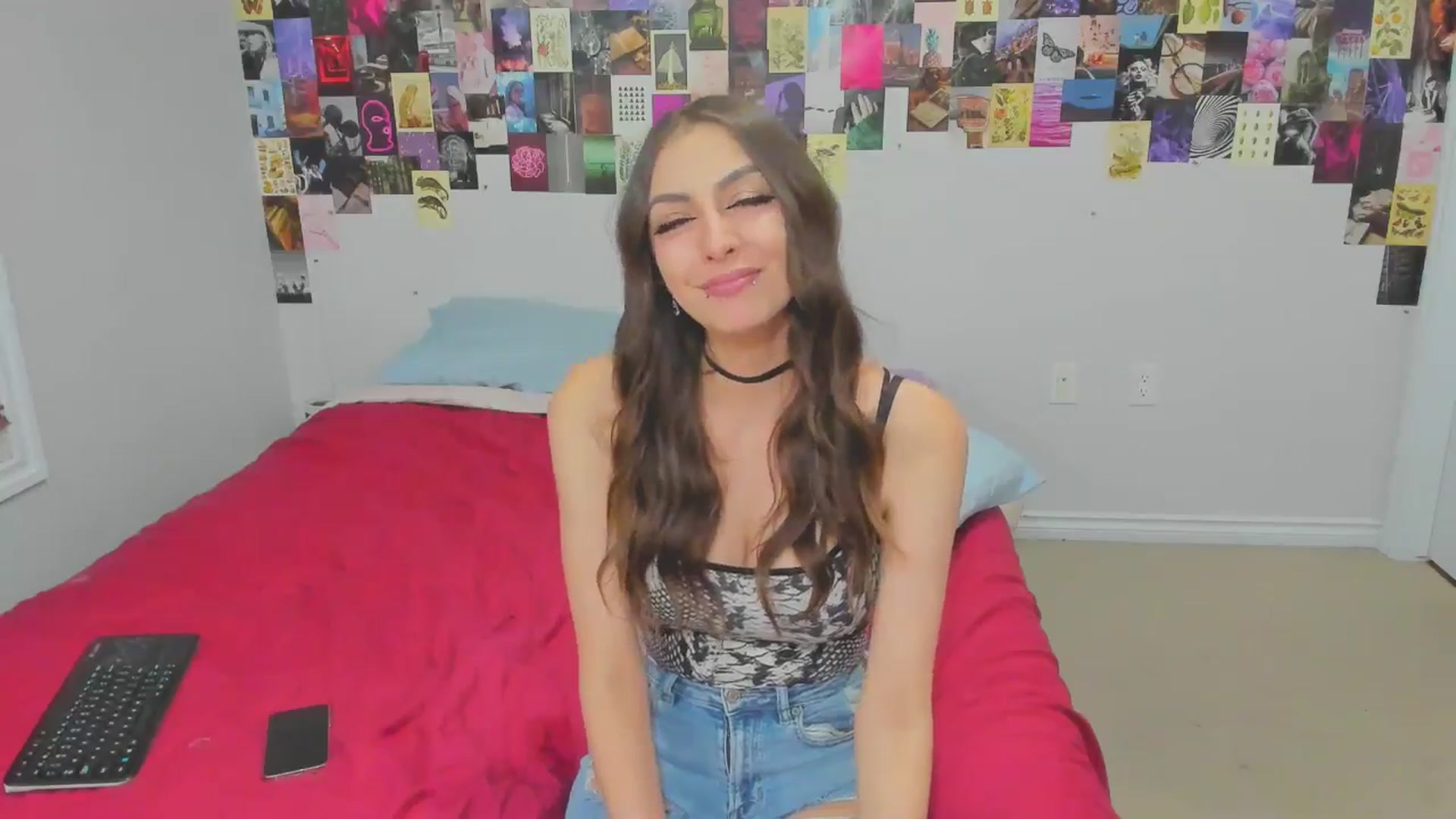 Gallery image thumbnail from ChloeNightxo's myfreecams stream on, 07/31/2024, 10:31 image 14 of 20