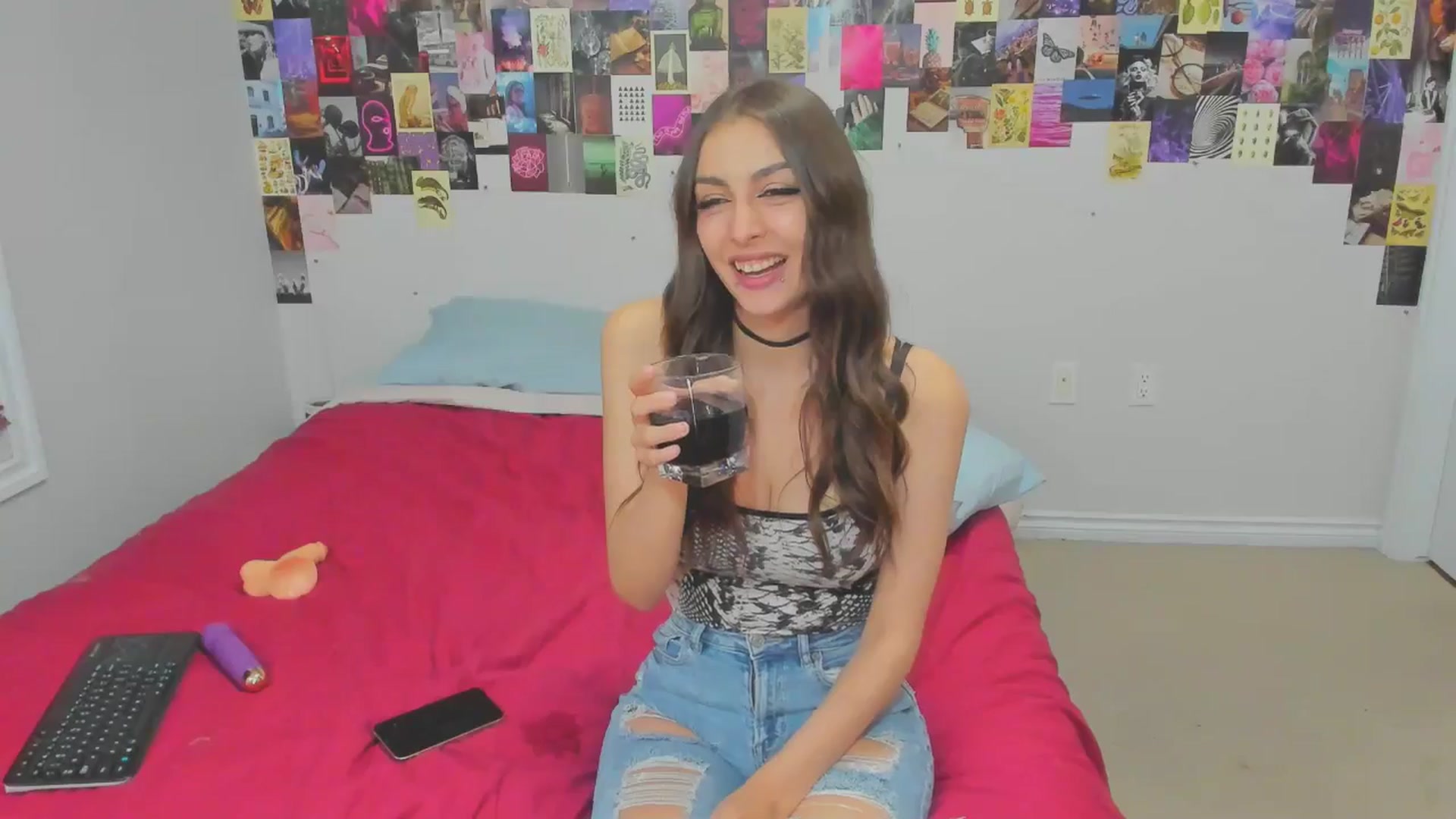 Gallery image thumbnail from ChloeNightxo's myfreecams stream on, 07/31/2024, 10:31 image 5 of 20