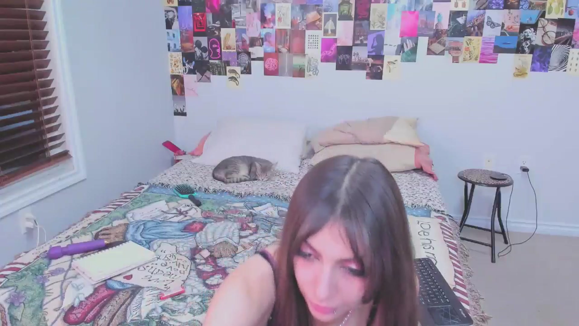 Gallery image thumbnail from ChloeNightxo's myfreecams stream on, 02/11/2025, 10:33 image 20 of 20