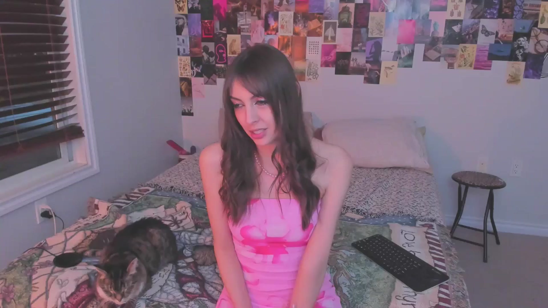 Gallery image thumbnail from ChloeNightxo's myfreecams stream on, 02/13/2025, 11:45 image 5 of 20