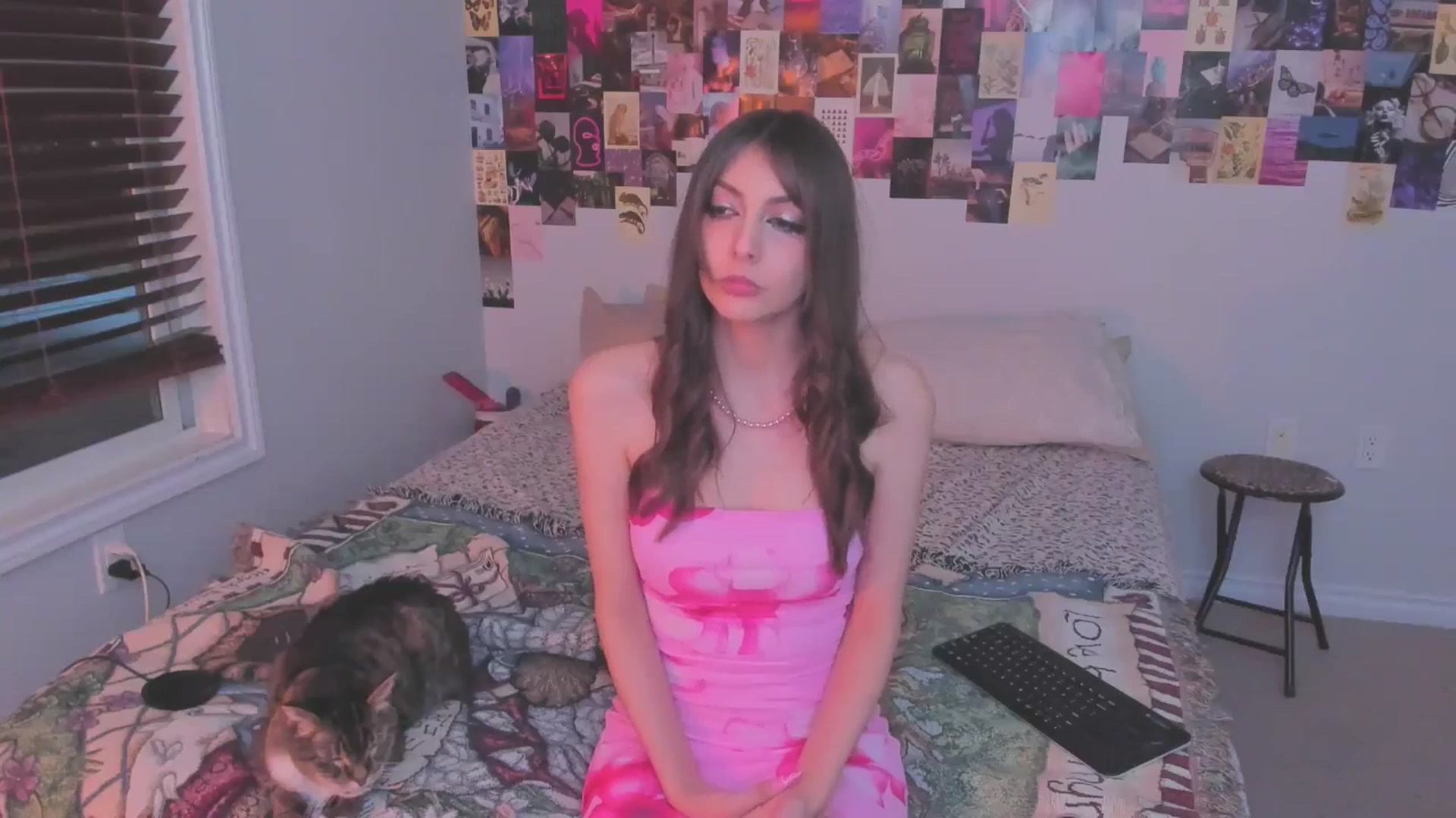 Gallery image thumbnail from ChloeNightxo's myfreecams stream on, 02/13/2025, 11:45 image 4 of 20