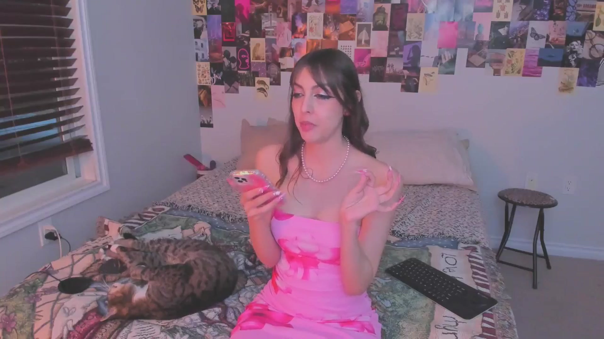 Gallery image thumbnail from ChloeNightxo's myfreecams stream on, 02/13/2025, 11:45 image 9 of 20