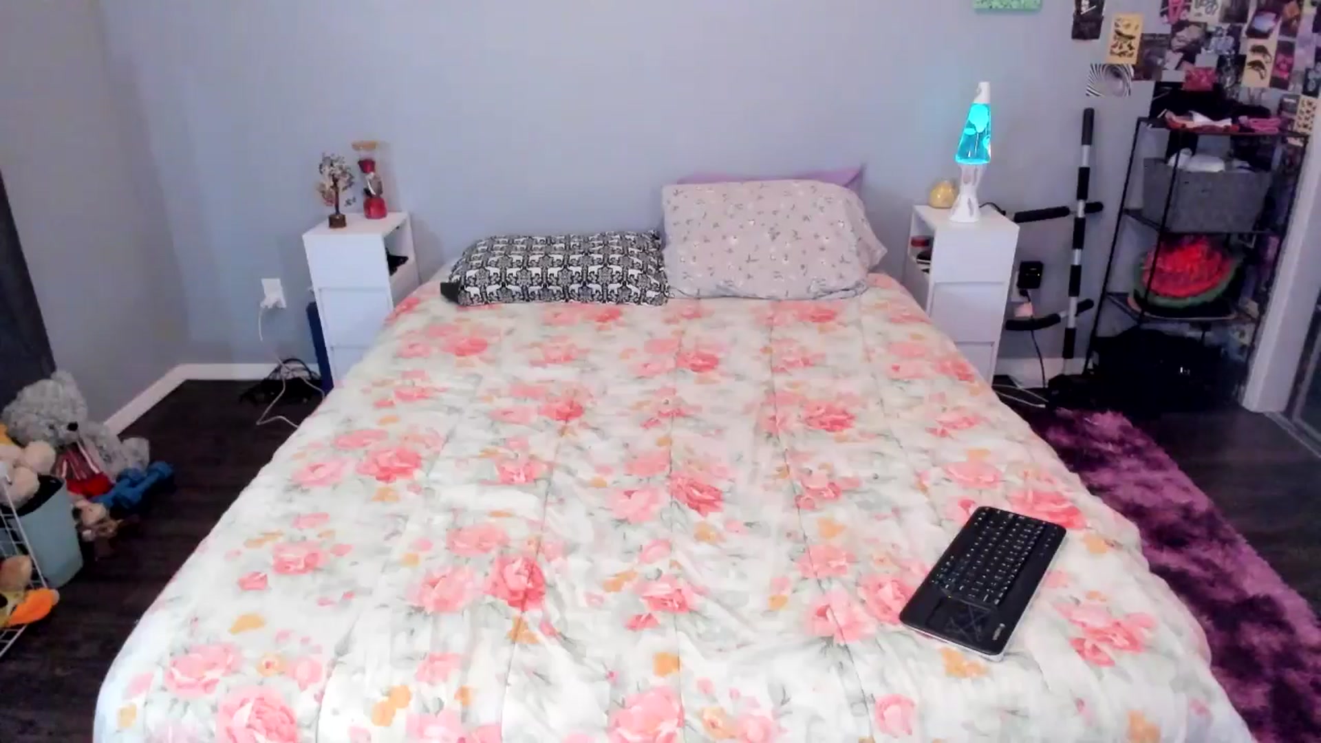 Gallery image thumbnail from ChloeNightxo's myfreecams stream on, 04/14/2026, 09:19 image 11 of 20