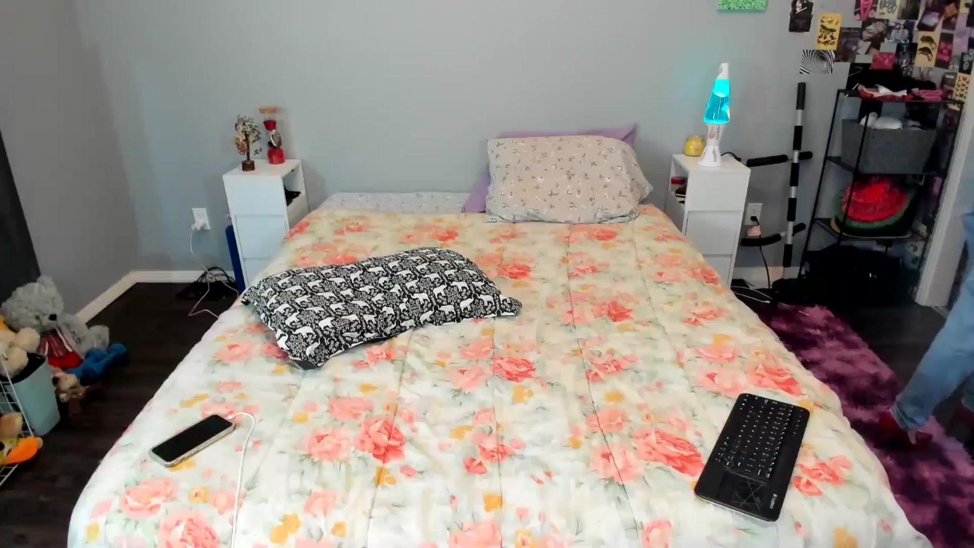 Gallery image thumbnail from ChloeNightxo's myfreecams stream on, 04/14/2026, 10:07 image 14 of 20