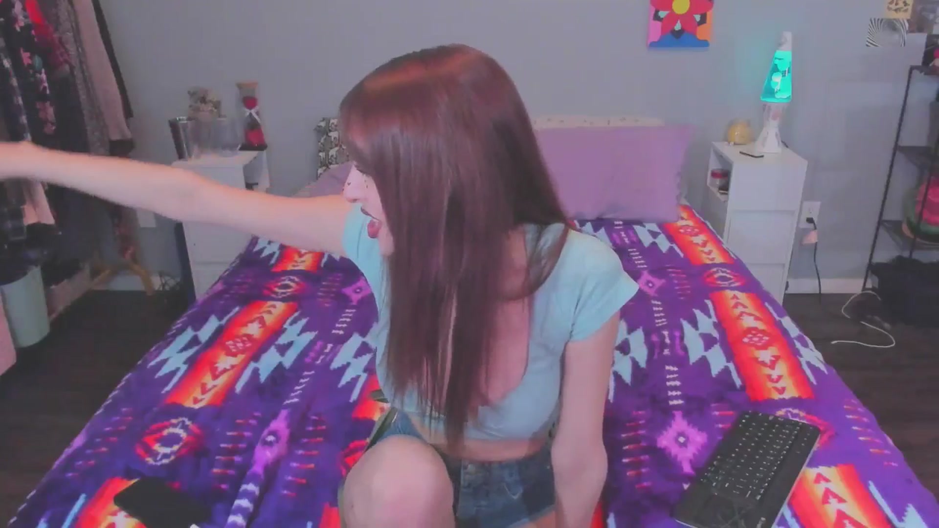 Gallery image thumbnail from ChloeNightxo's myfreecams stream on, 04/27/2026, 08:19 image 4 of 20