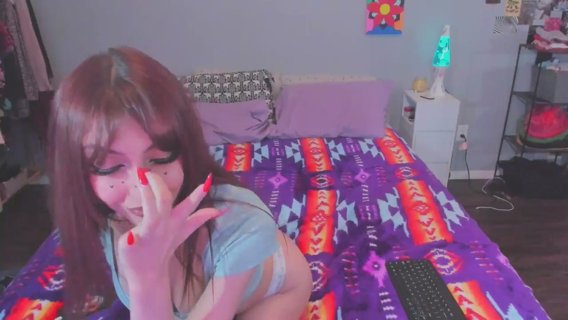Gallery image thumbnail from ChloeNightxo's myfreecams stream on, 04/27/2026, 08:19 image 15 of 20