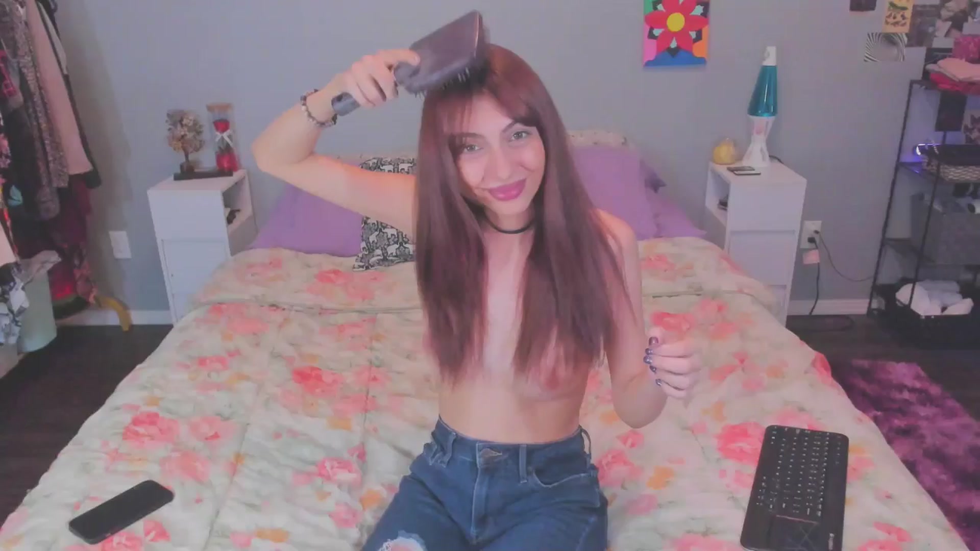 Gallery image thumbnail from ChloeNightxo's myfreecams stream on, 05/08/2026, 12:08 image 5 of 20