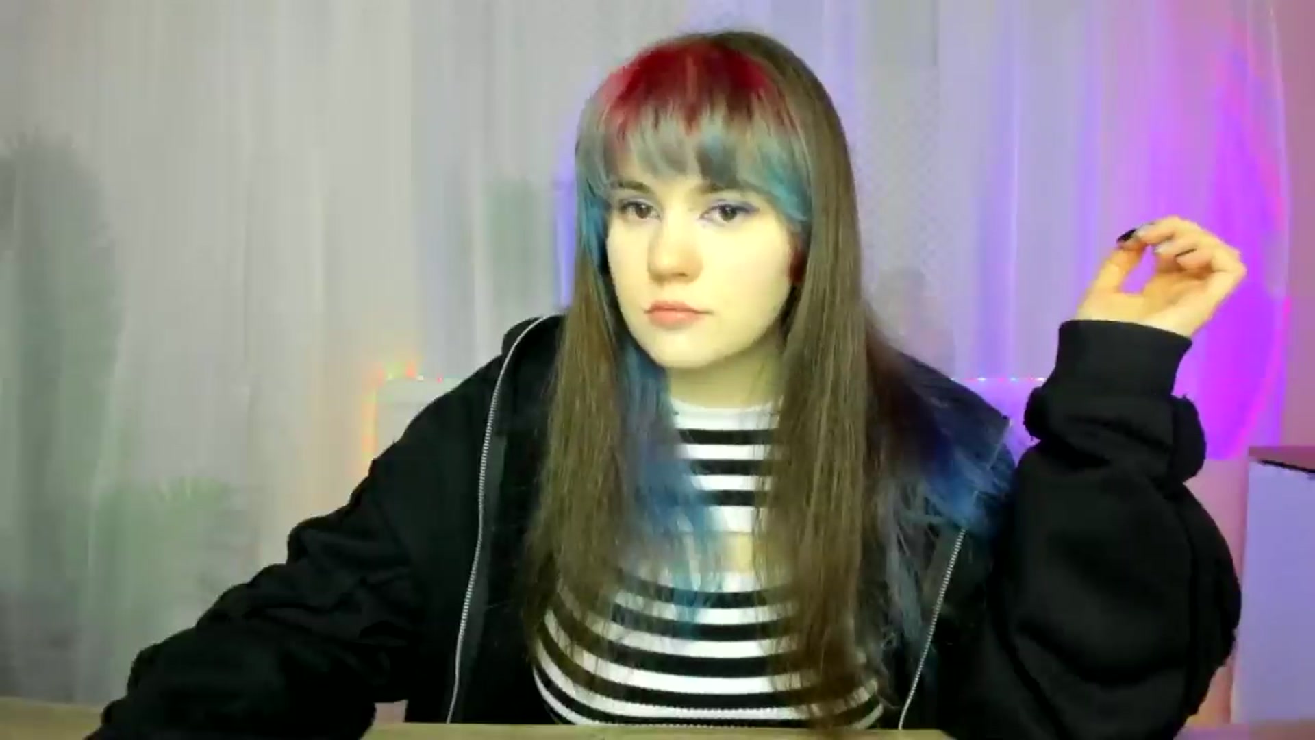 Gallery image thumbnail from ChloeQueen's myfreecams stream on, 02/16/2025, 10:00 image 17 of 20