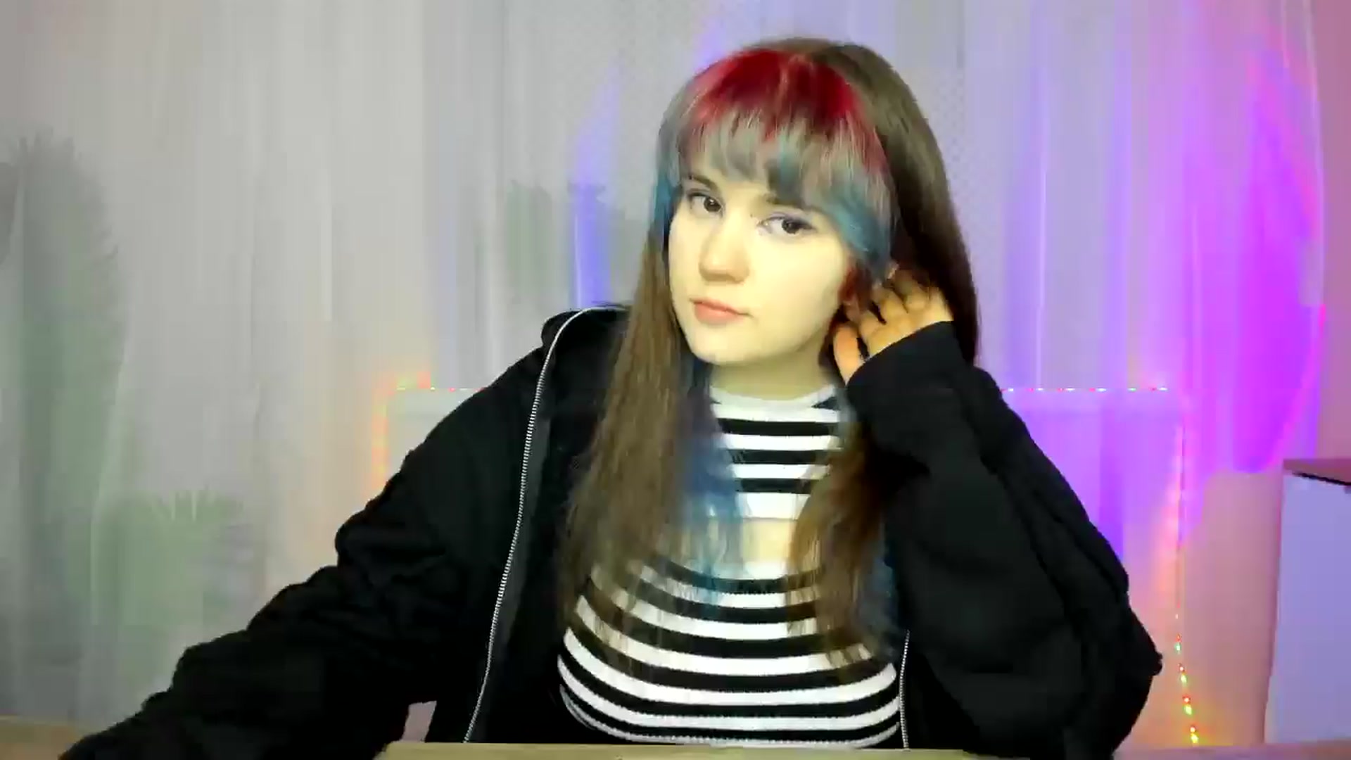 Gallery image thumbnail from ChloeQueen's myfreecams stream on, 02/16/2025, 10:00 image 10 of 20