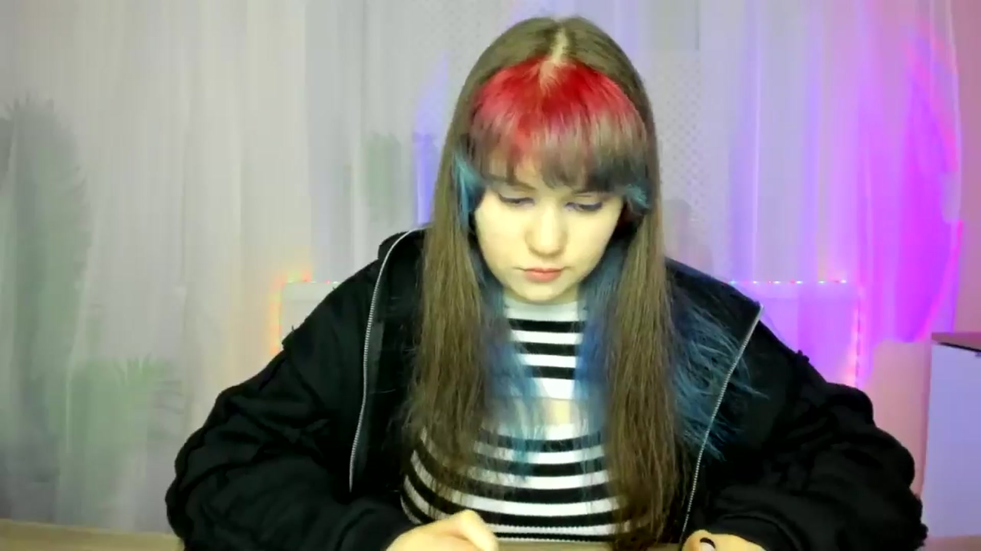 Gallery image thumbnail from ChloeQueen's myfreecams stream on, 02/16/2025, 10:00 image 16 of 20