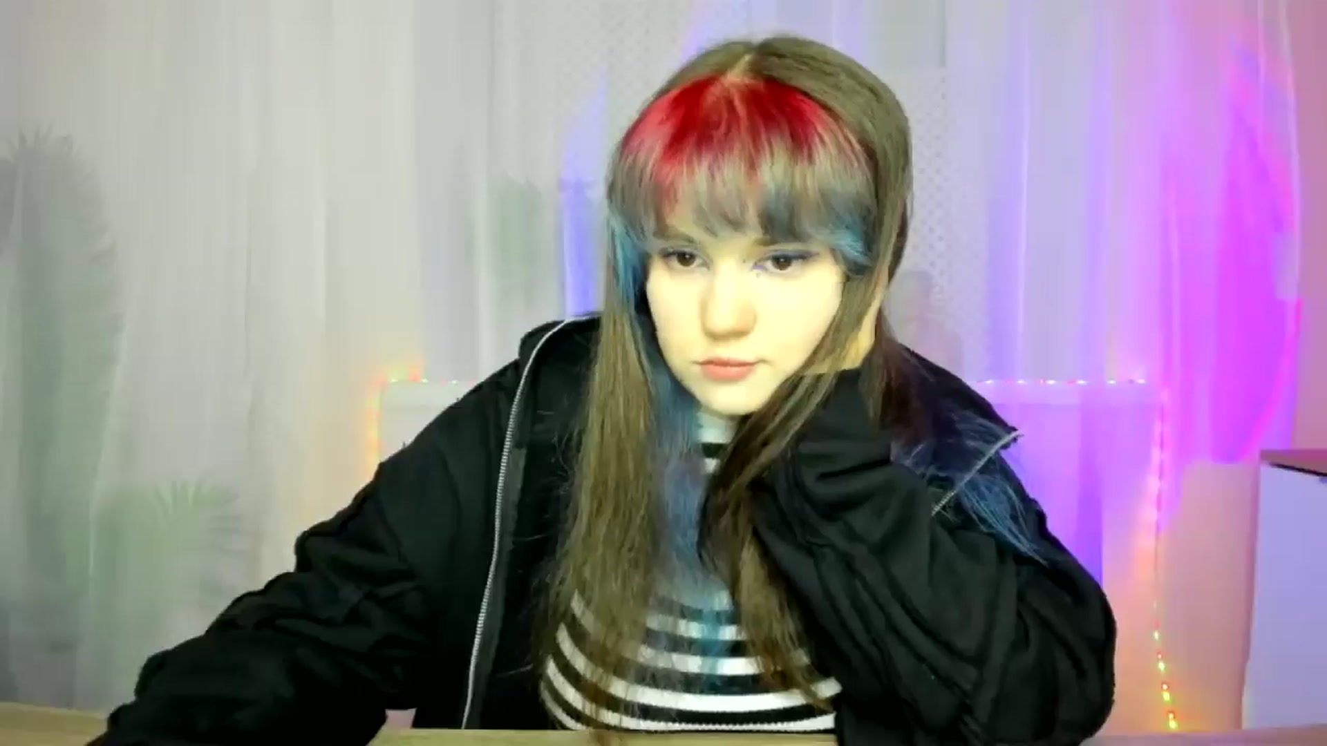 Gallery image thumbnail from ChloeQueen's myfreecams stream on, 02/16/2025, 10:00 image 15 of 20